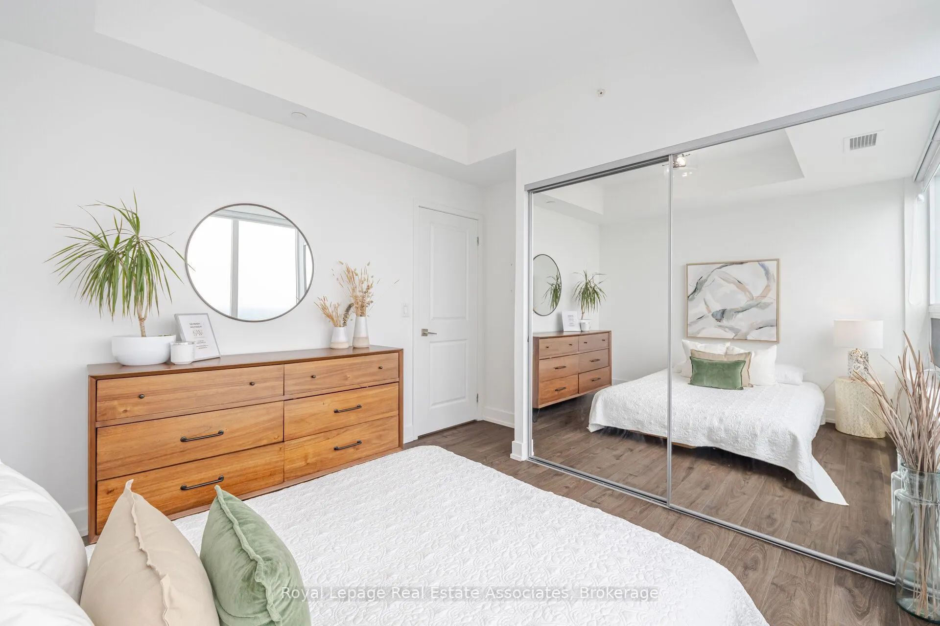 297 Oak Walk Drive, #2003