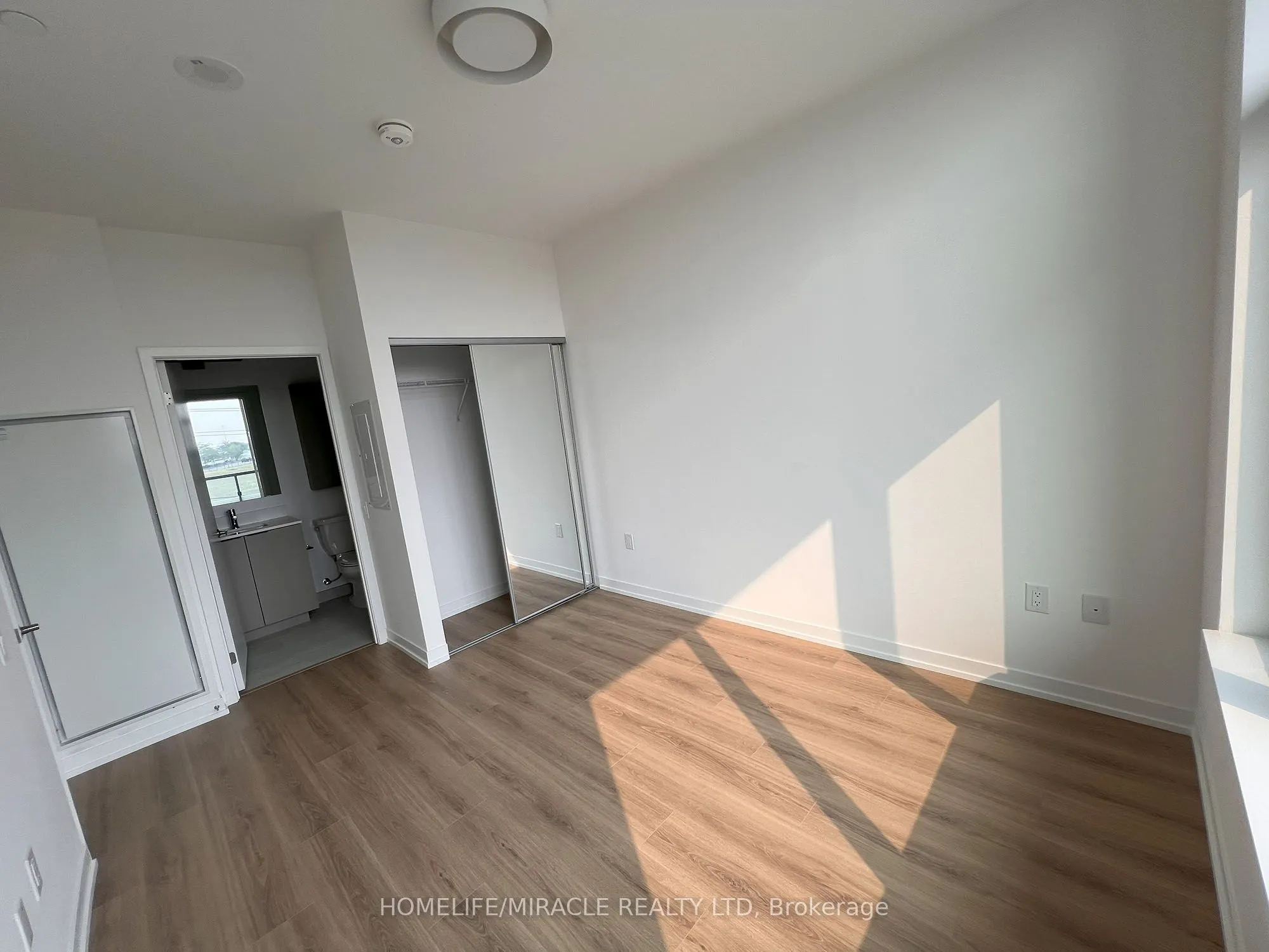2485 Eglinton Avenue W, #422