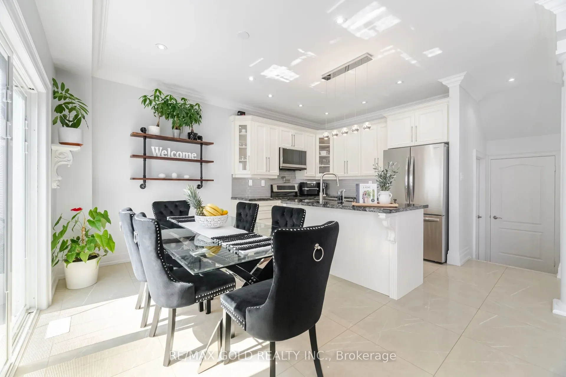 10 Cloverlawn Street