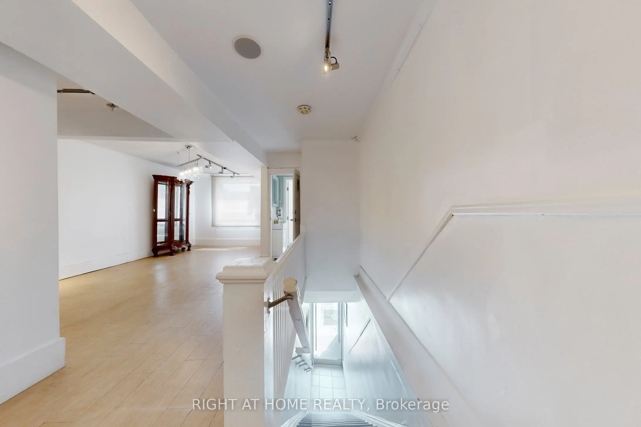 2390A Bloor Street W