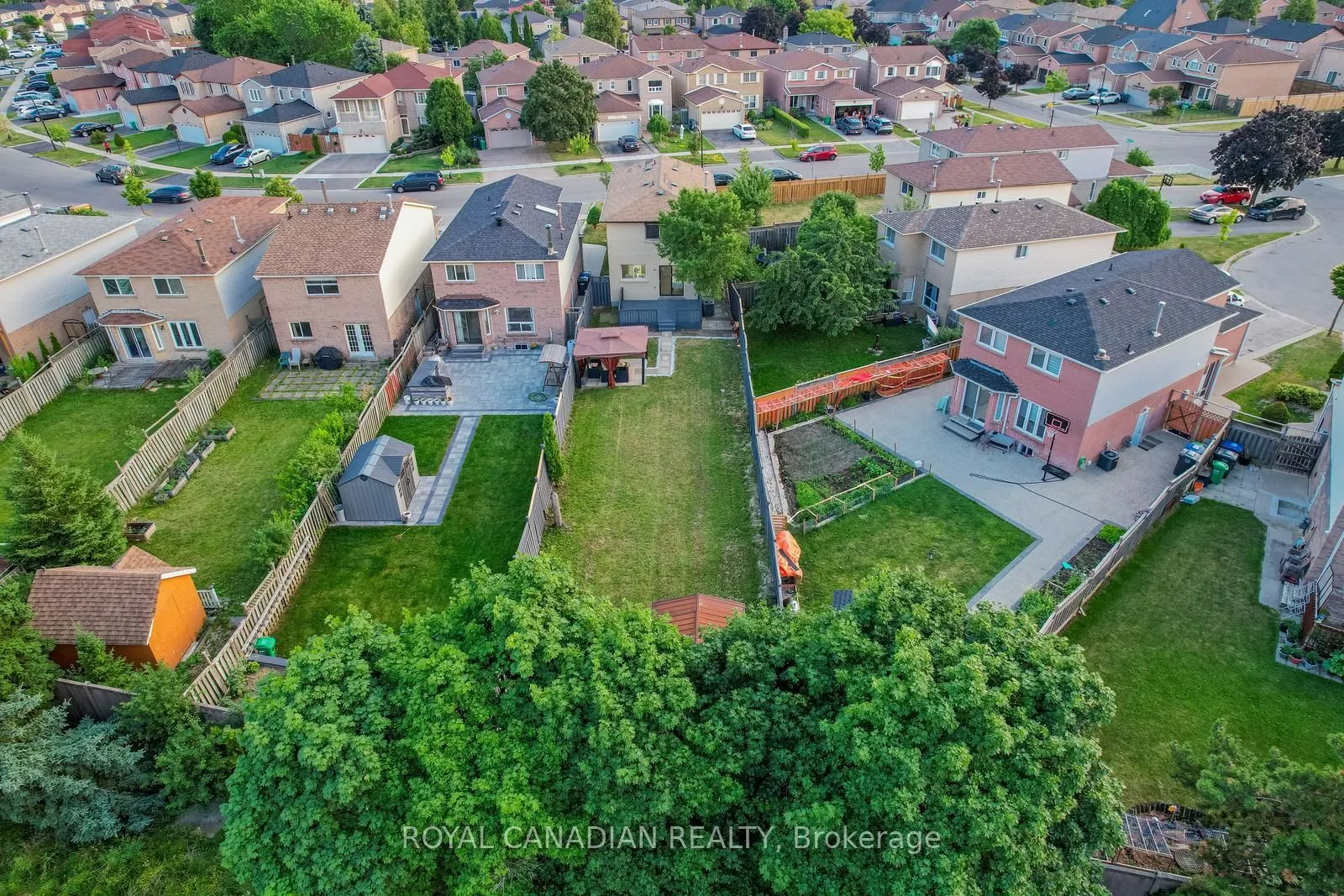 60 Cherrytree Drive W