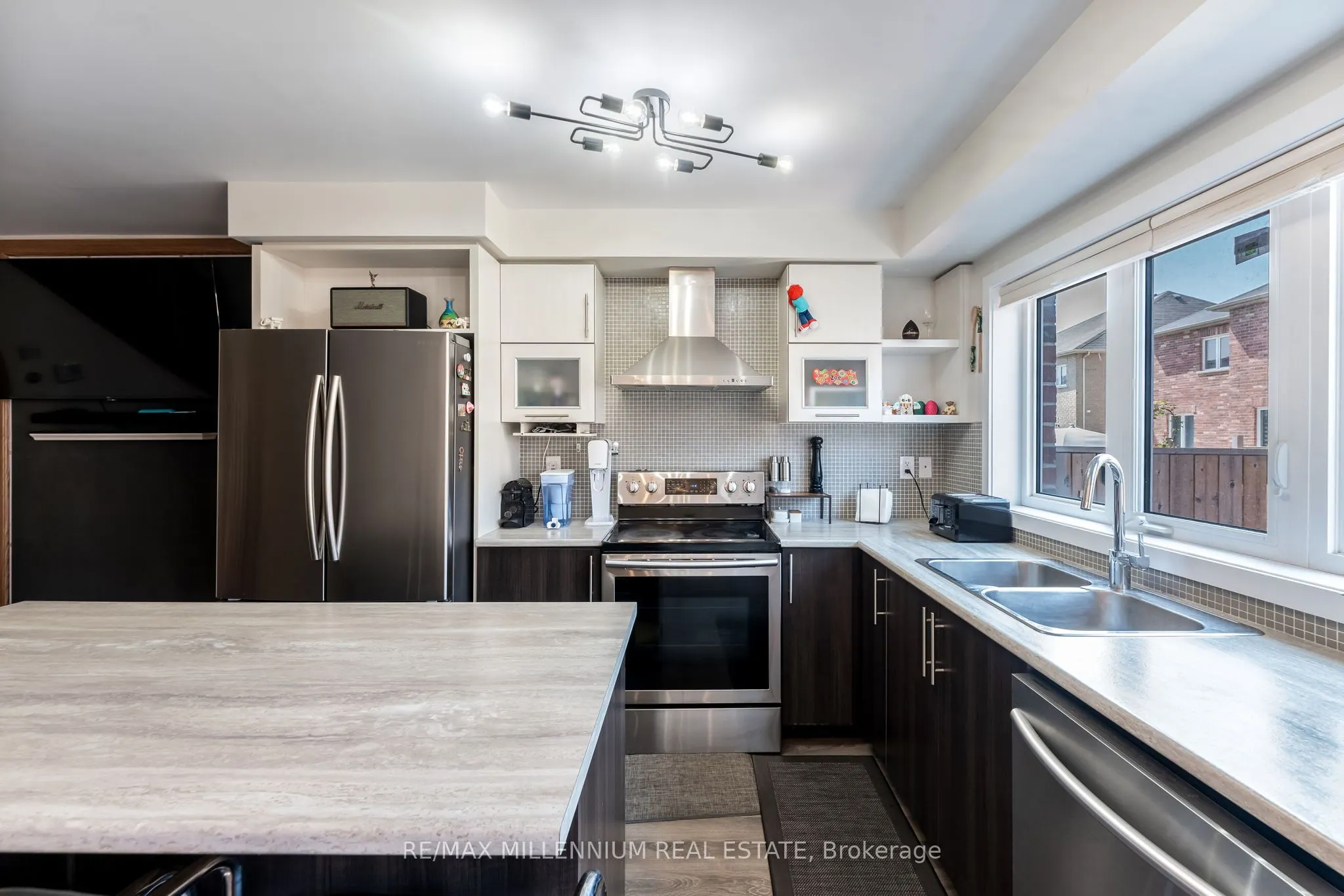 494 Queen Mary Drive