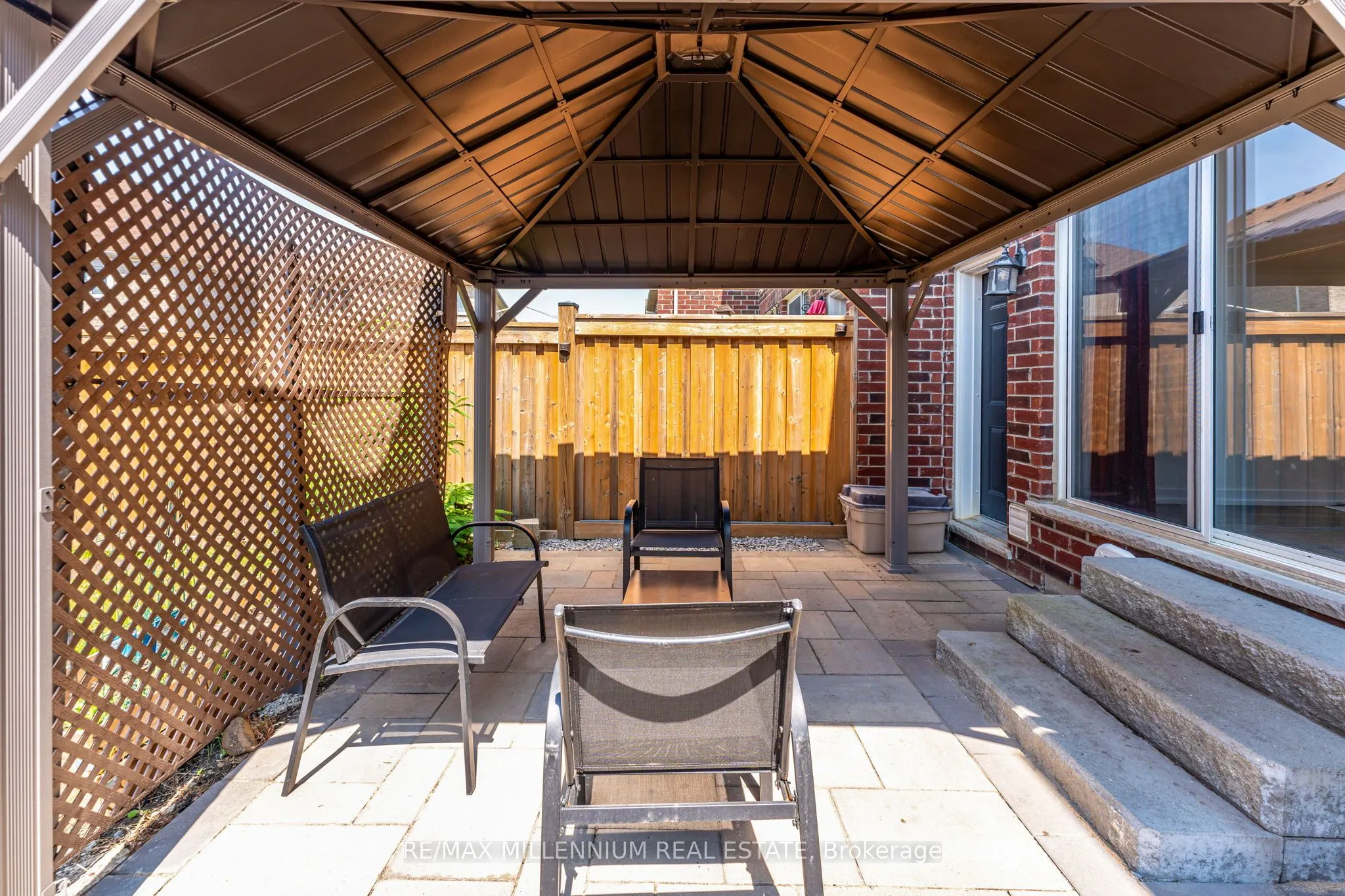 494 Queen Mary Drive