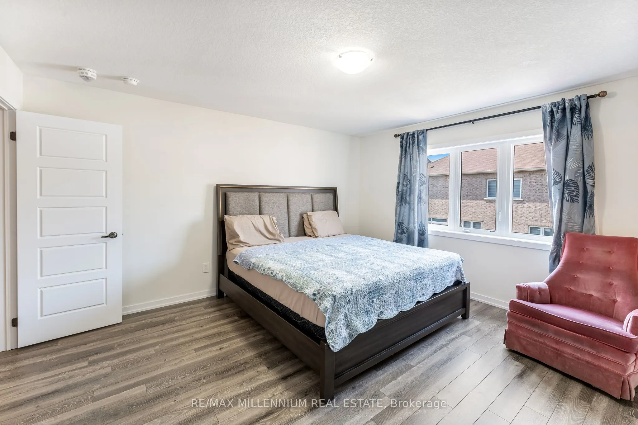 494 Queen Mary Drive