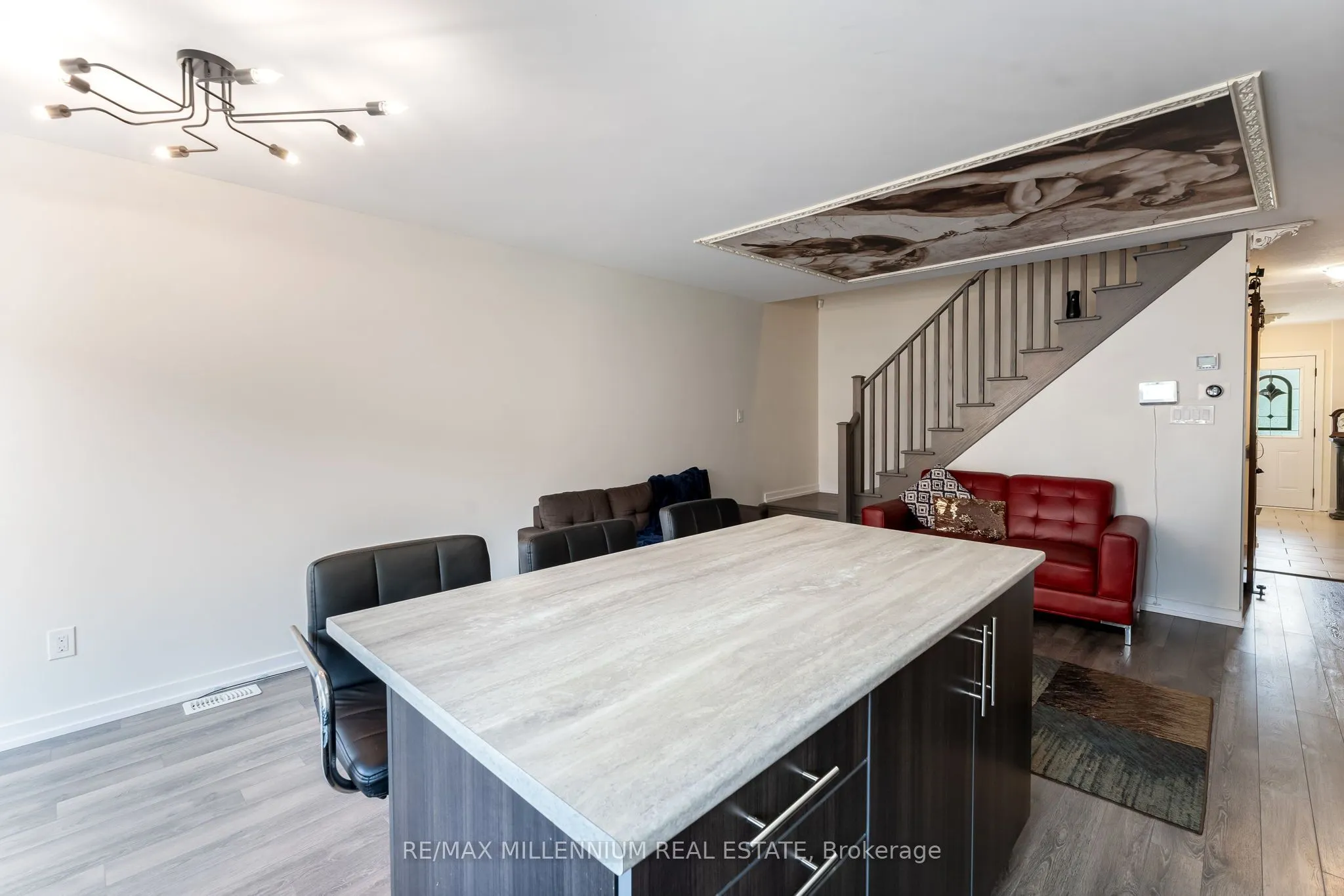 494 Queen Mary Drive
