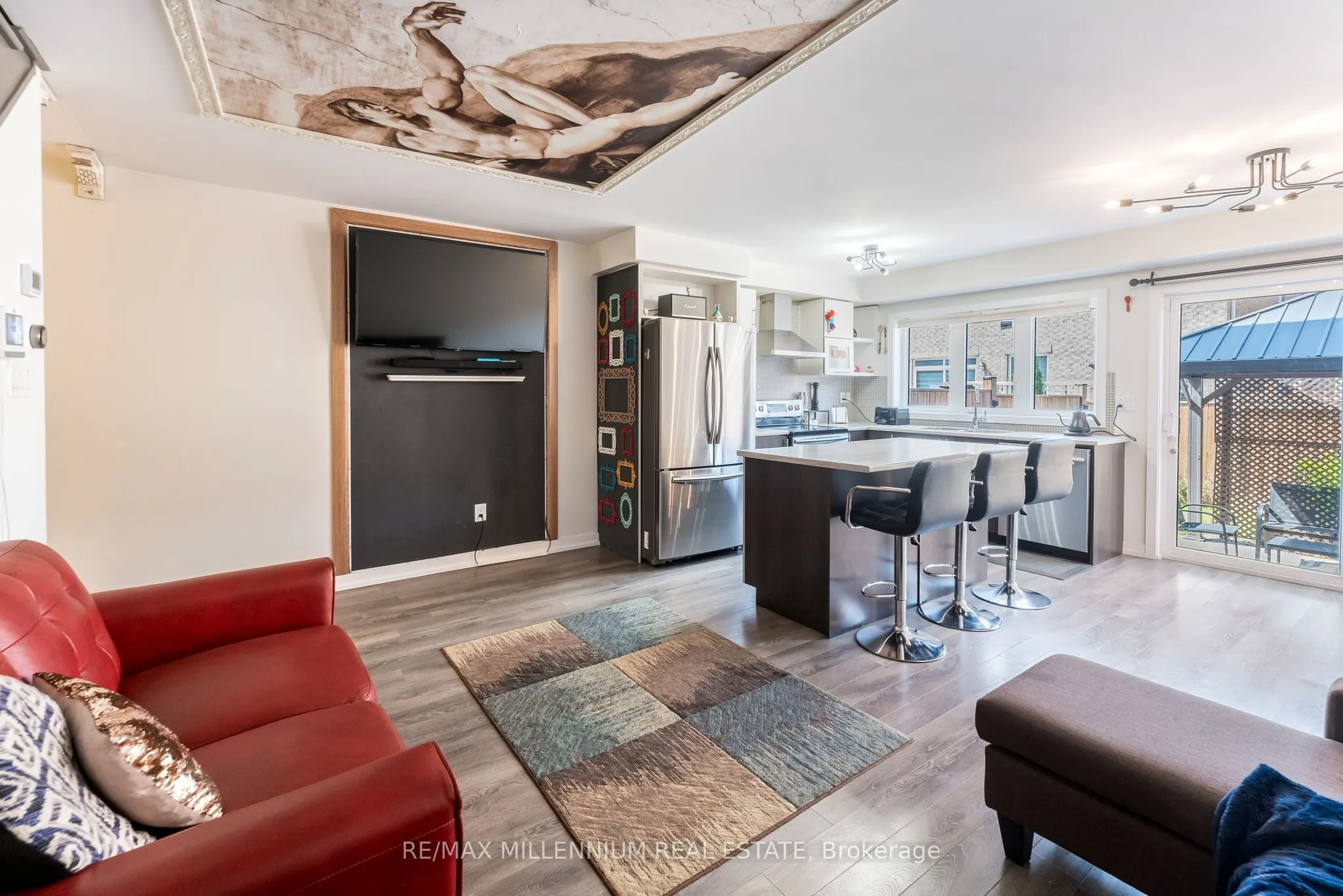 494 Queen Mary Drive