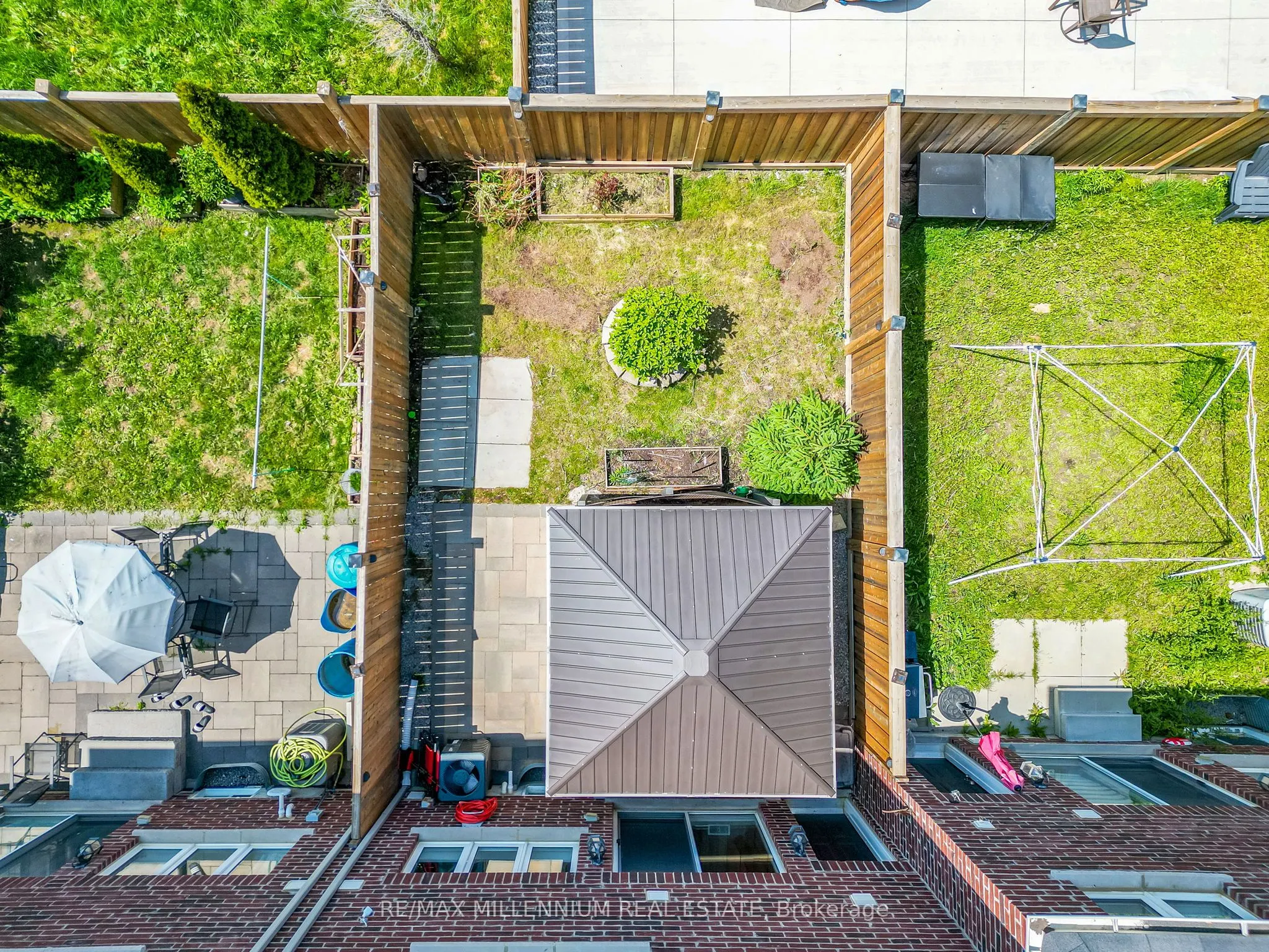494 Queen Mary Drive