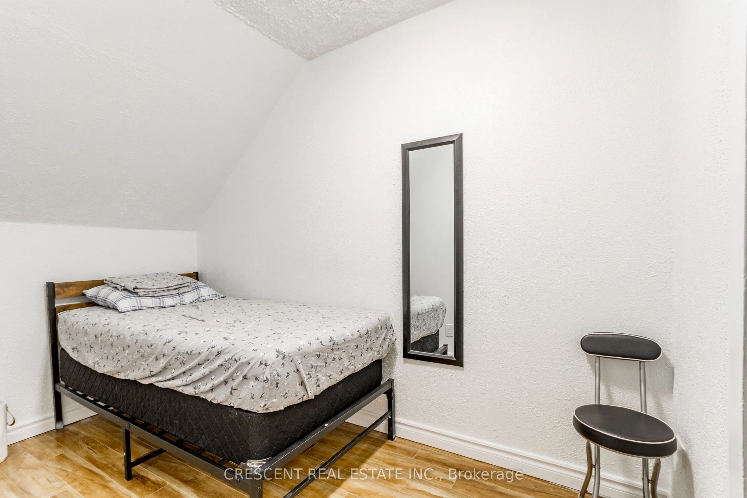 1409 King Street W, #Upper