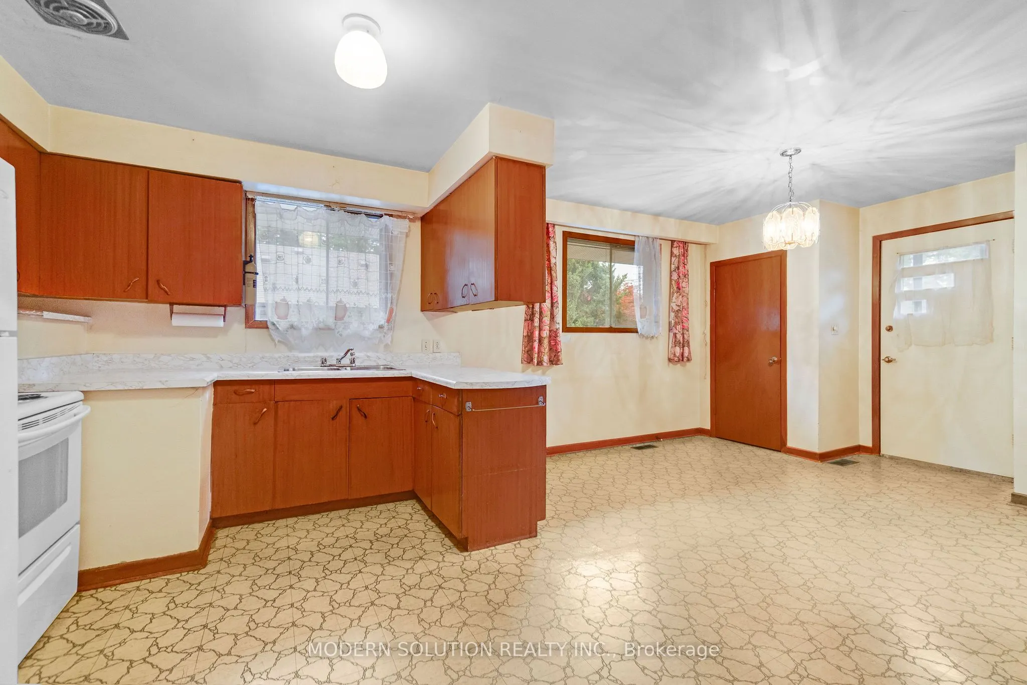 177 Eaglewood Boulevard
