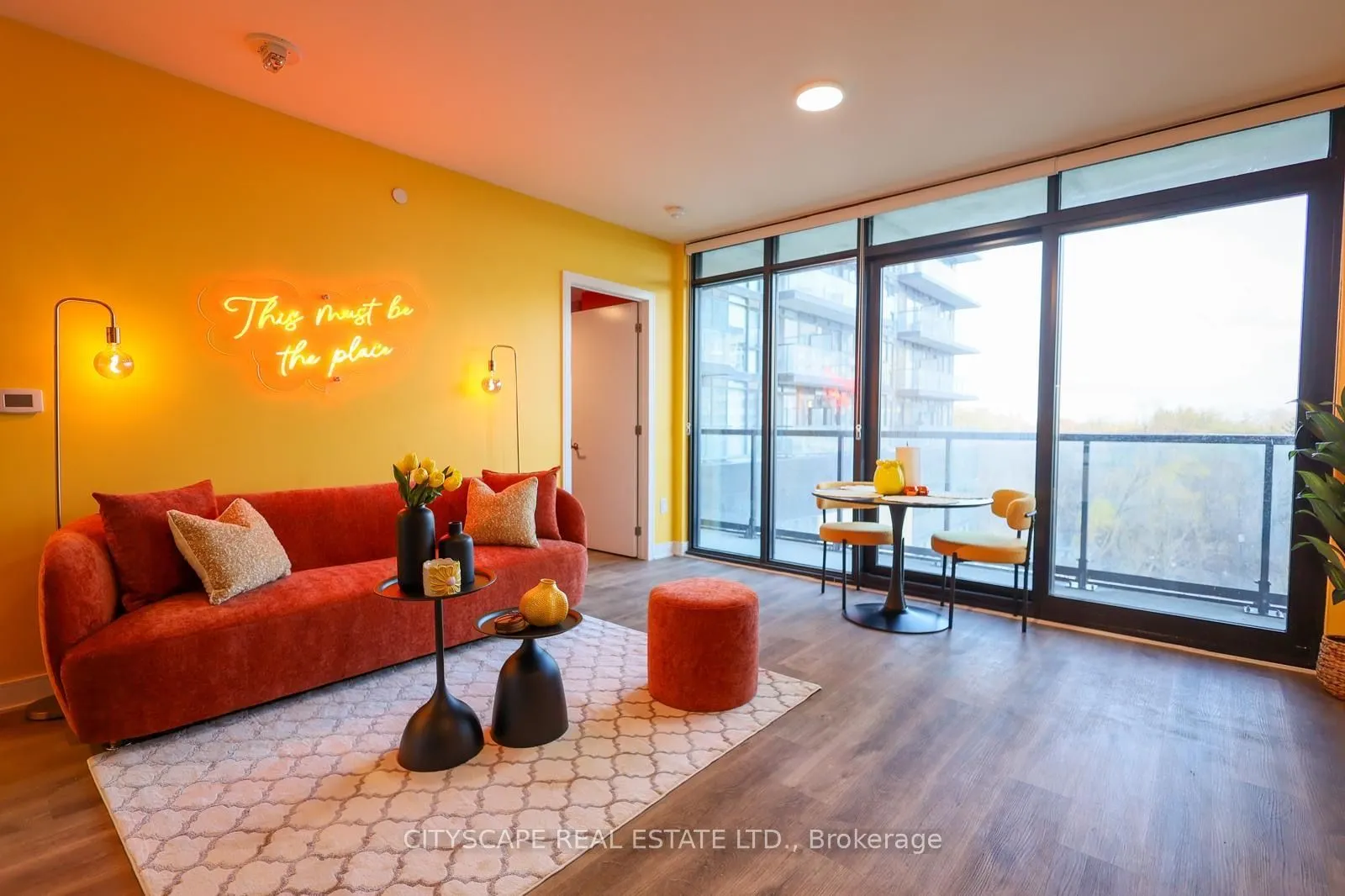 86 Dundas Street, #302