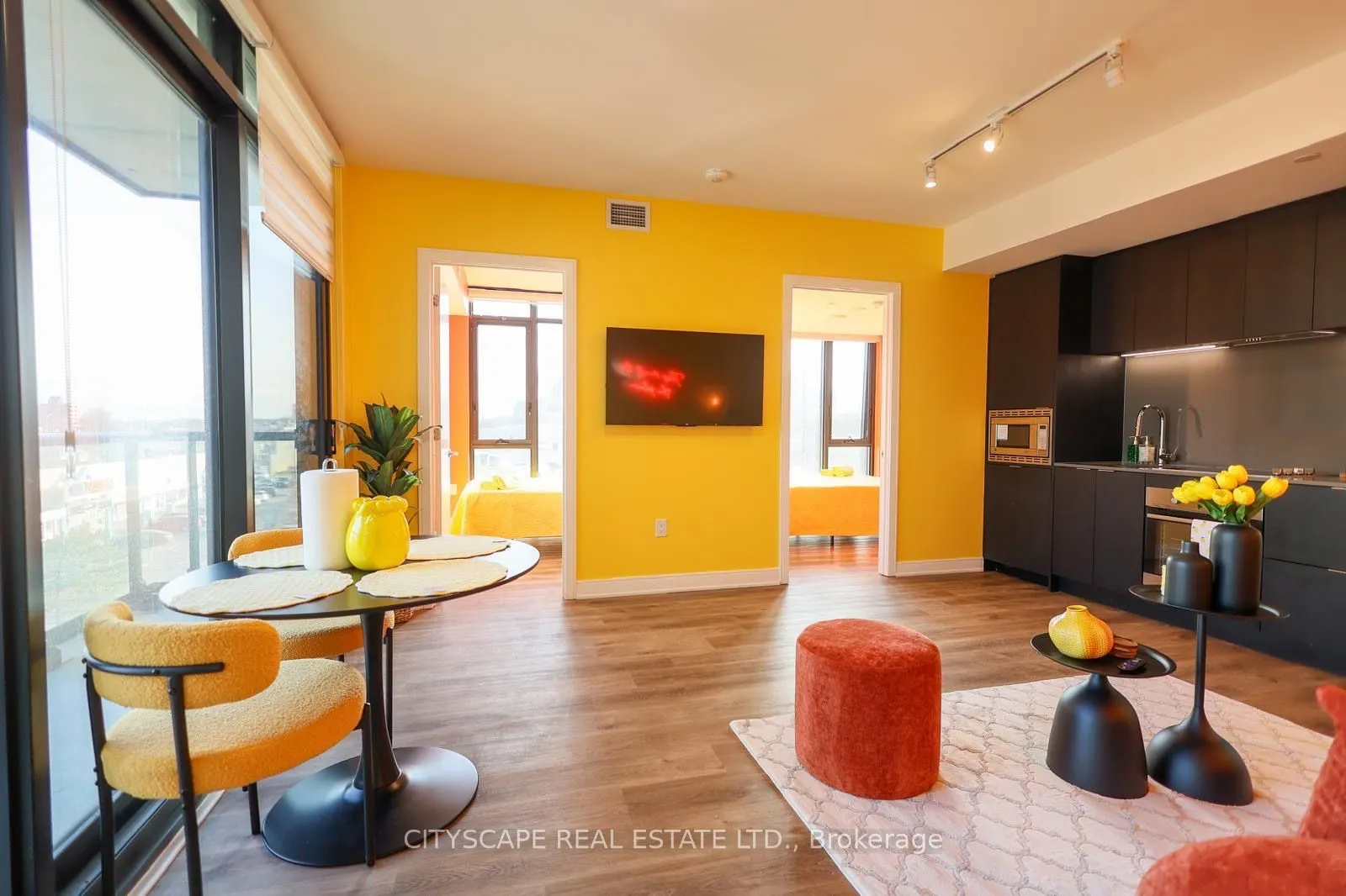 86 Dundas Street, #302