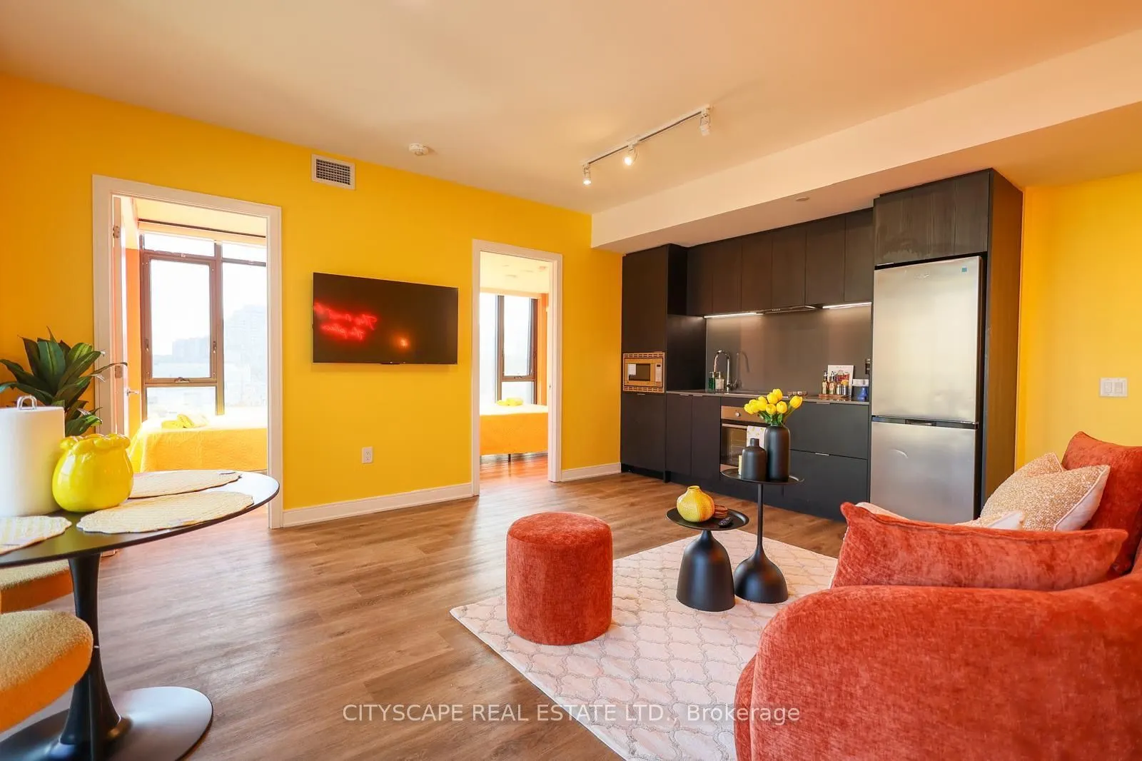 86 Dundas Street, #302