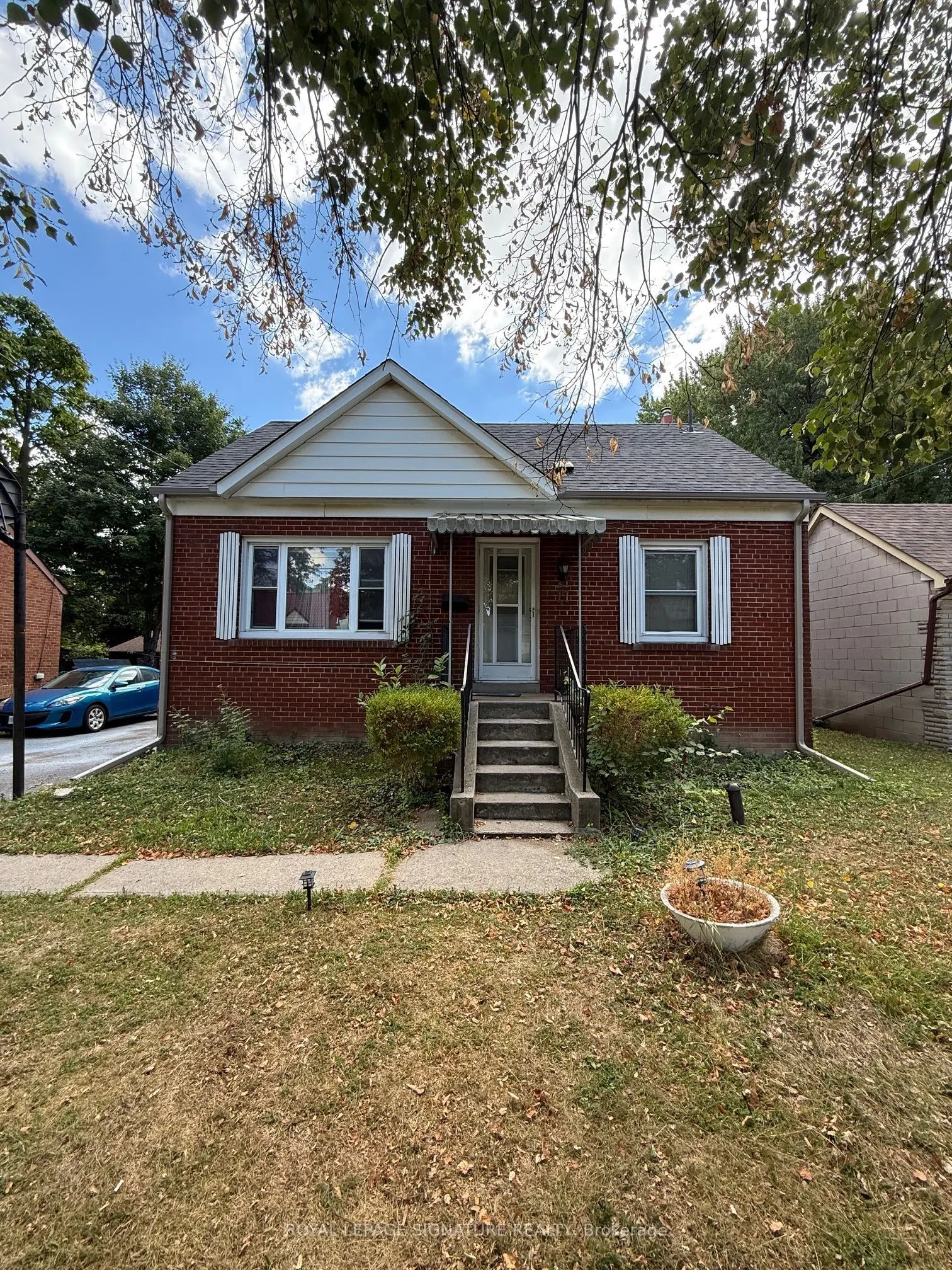 11 Yvonne Avenue