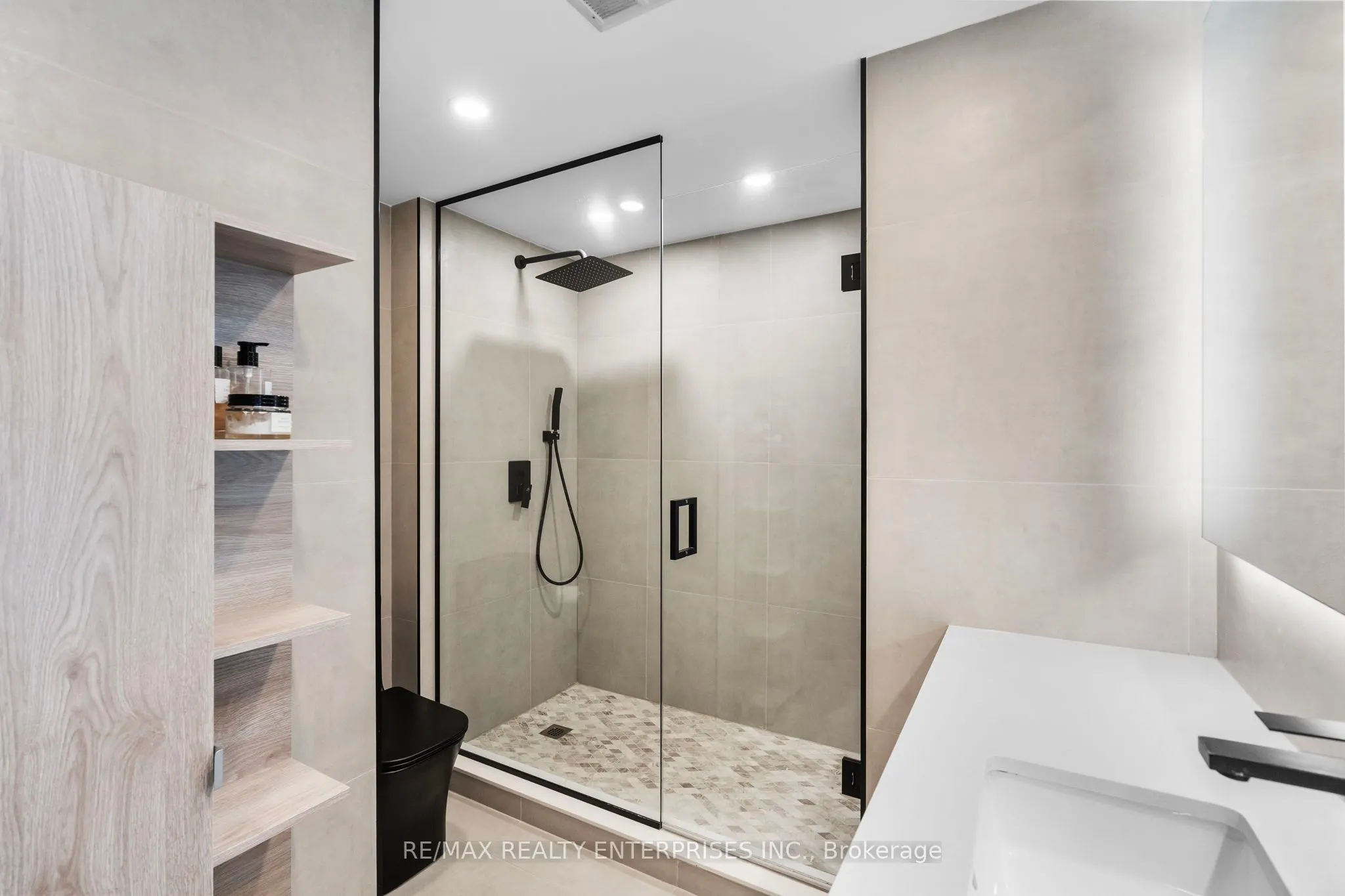 1 Palace Pier Court #1208