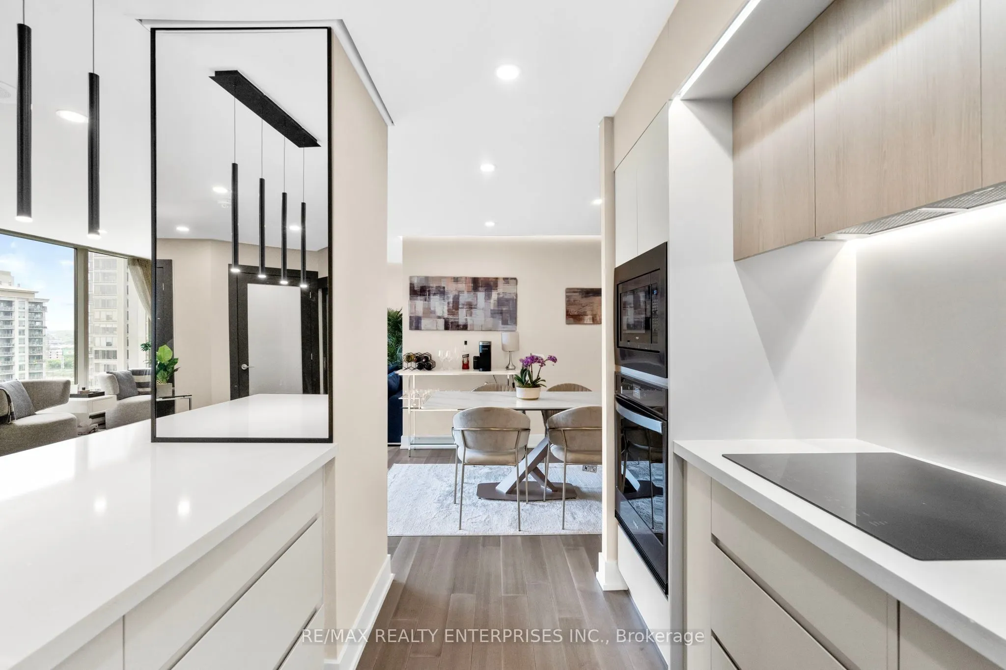 1 Palace Pier Court, #1208