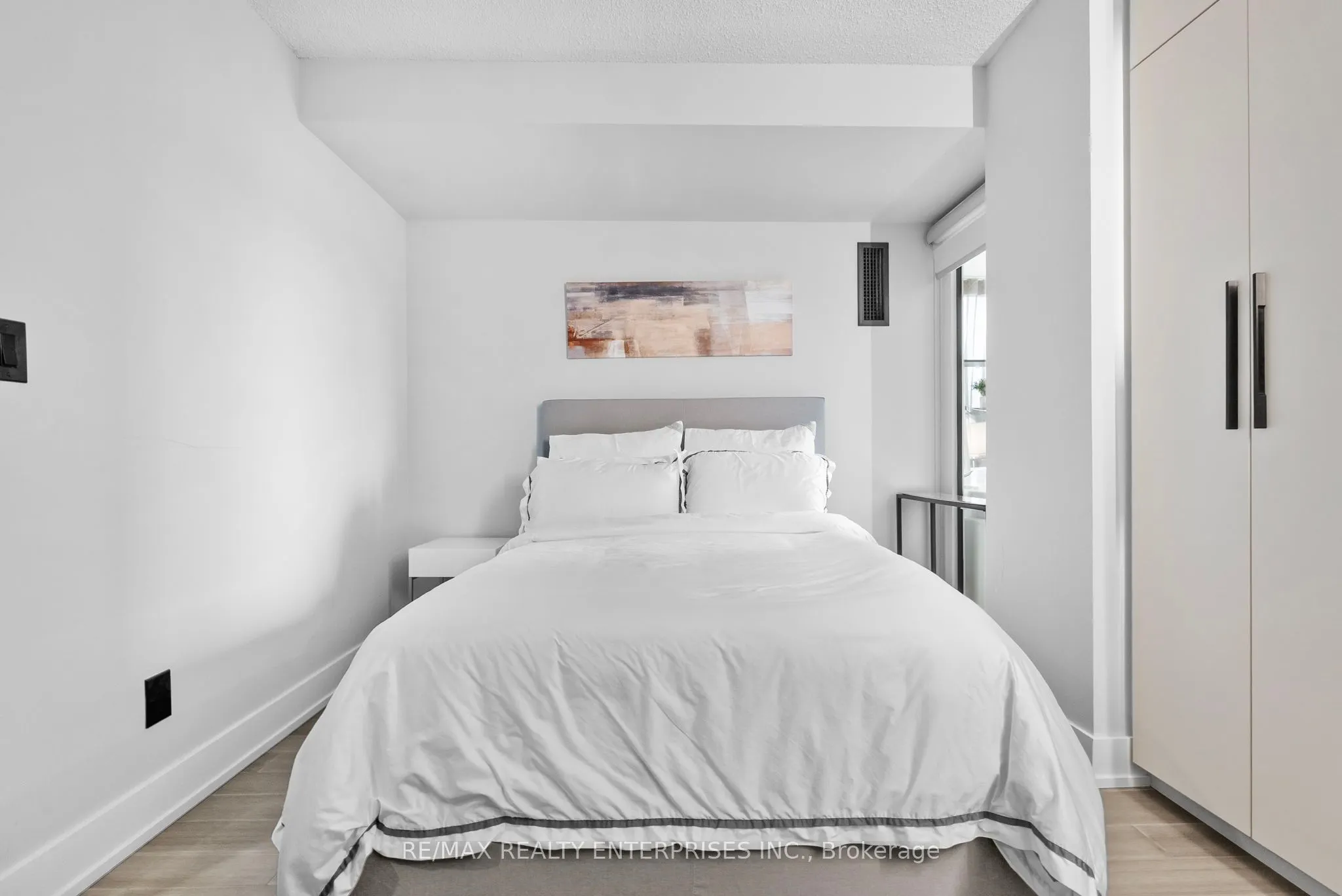 1 Palace Pier Court #1208