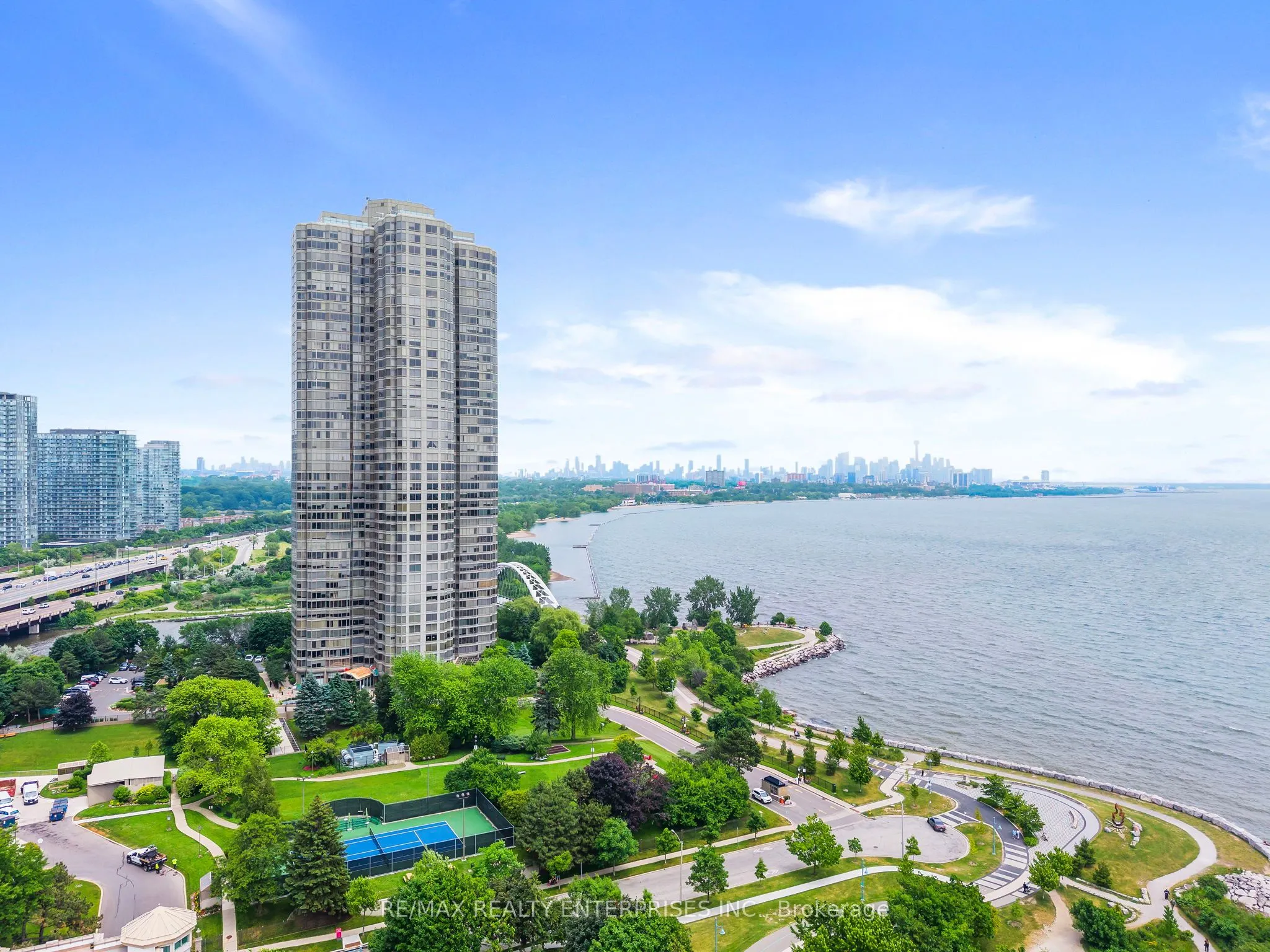 1 Palace Pier Court, #1208
