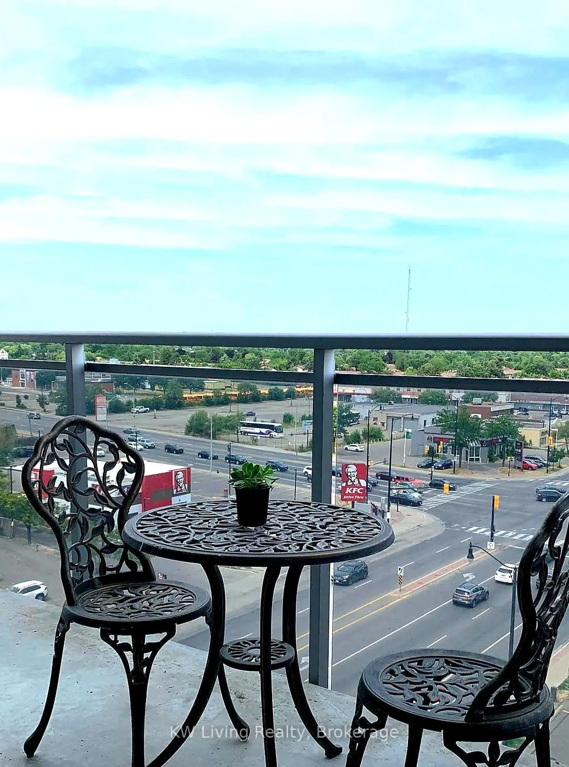 215 Queen Street E, #810