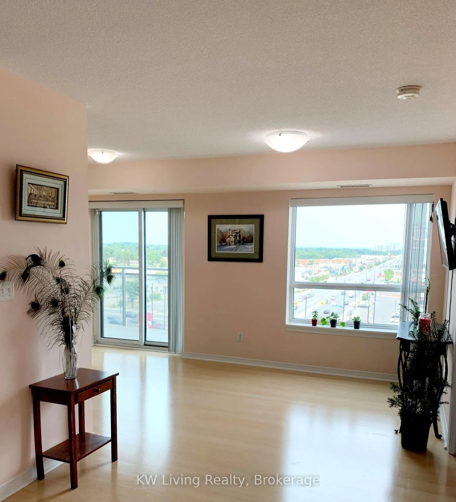 215 Queen Street E, #810