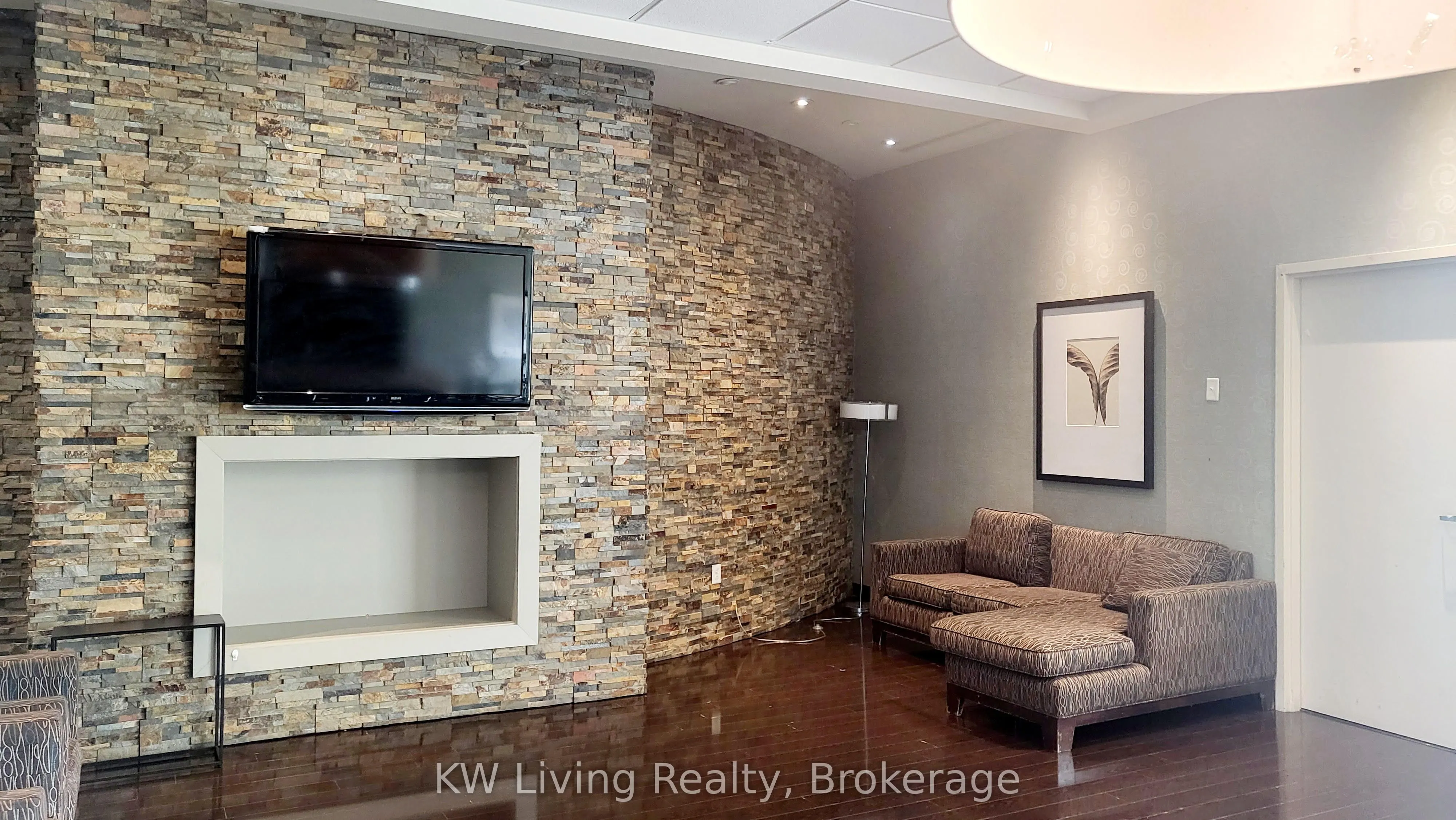 215 Queen Street E, #810