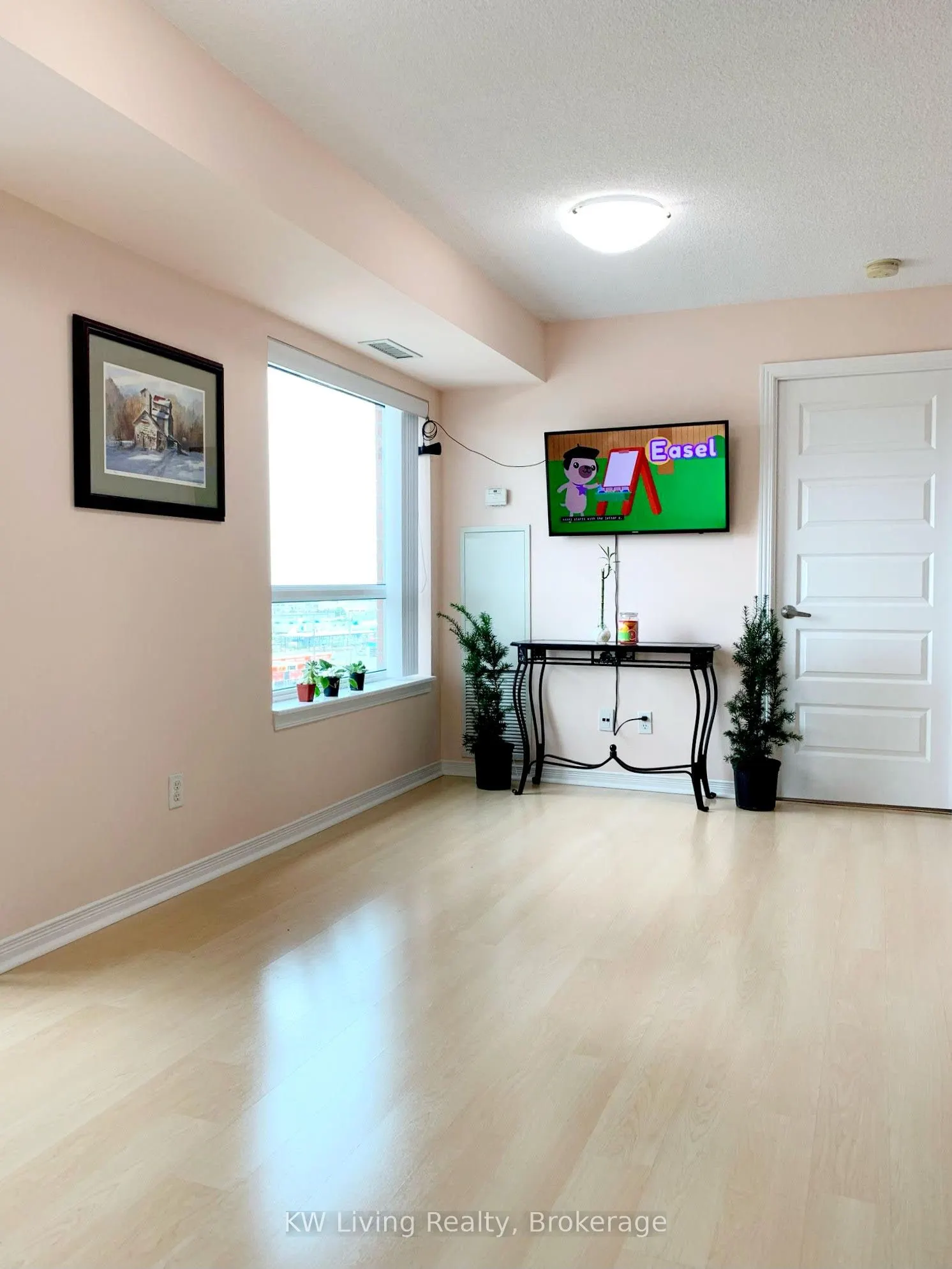 215 Queen Street E, #810
