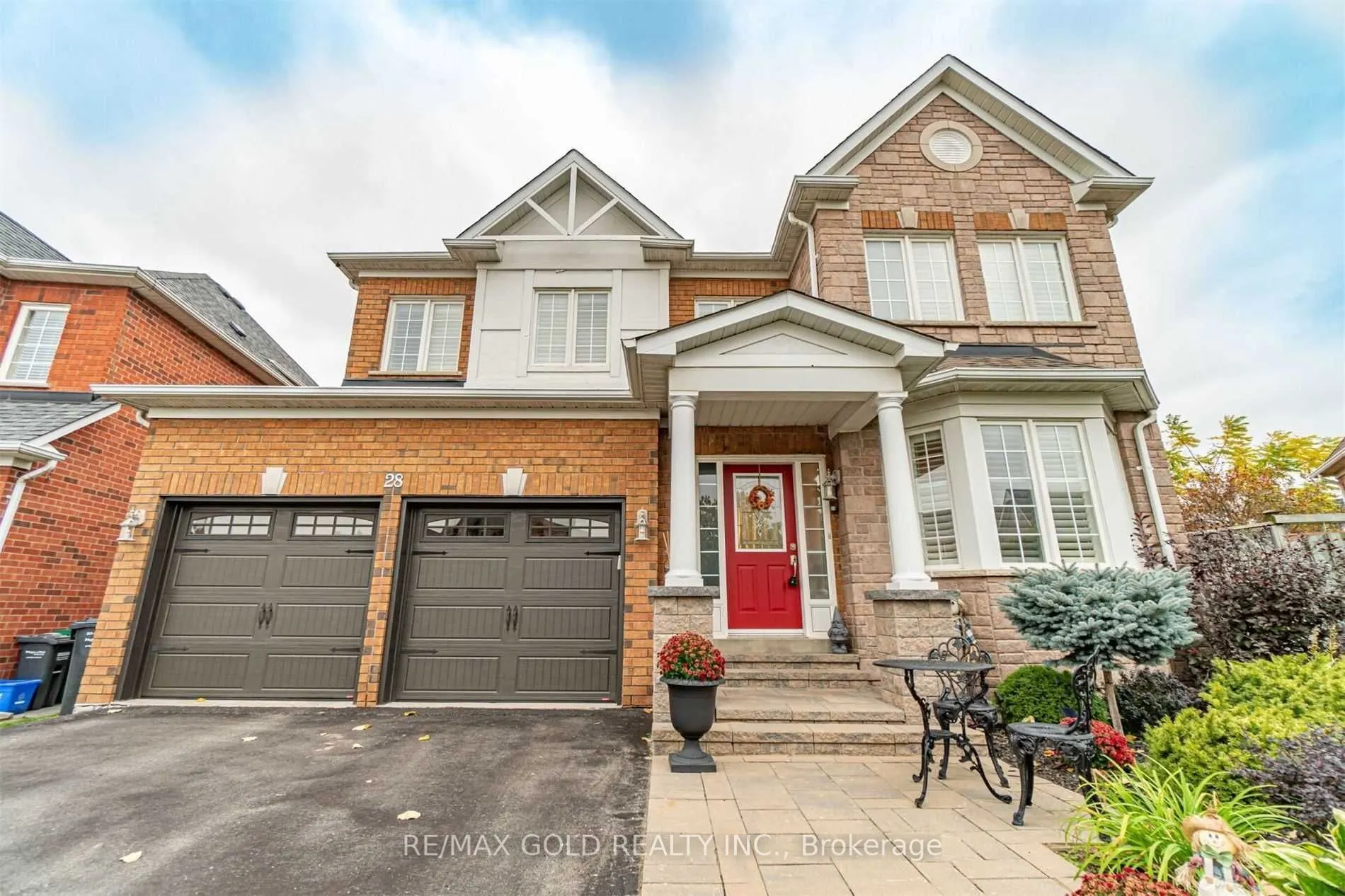 28 Hillson Court W