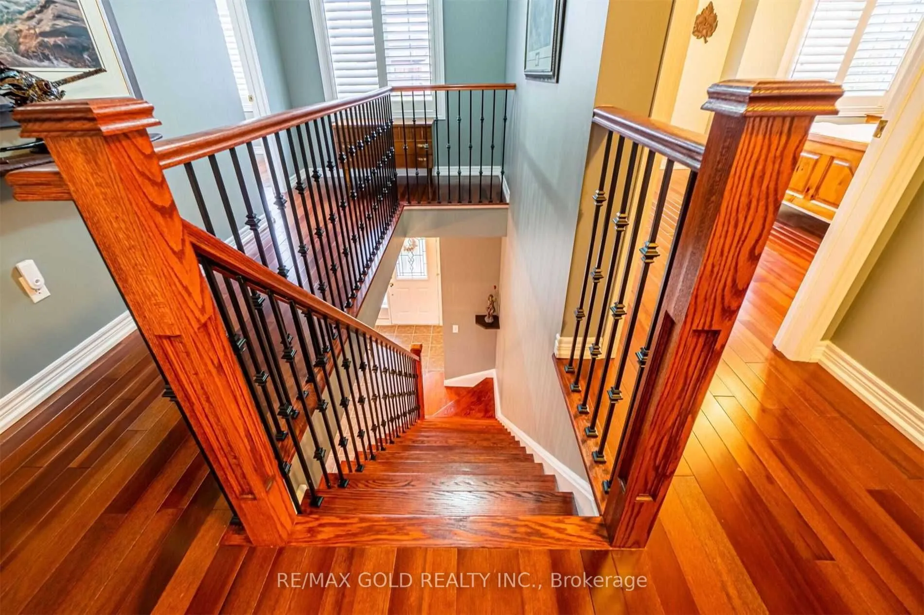 28 Hillson Court W