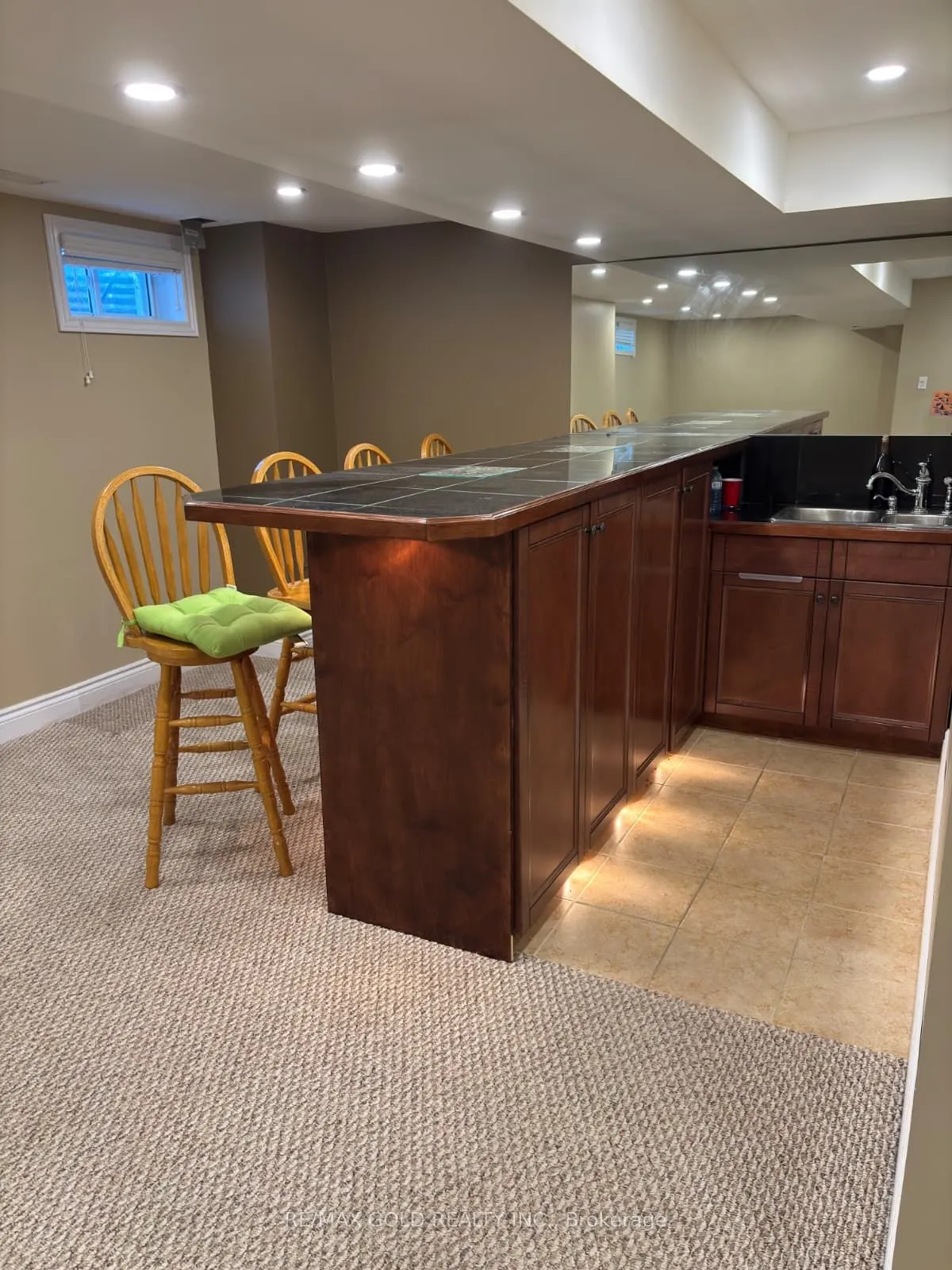 28 Hillson Court W