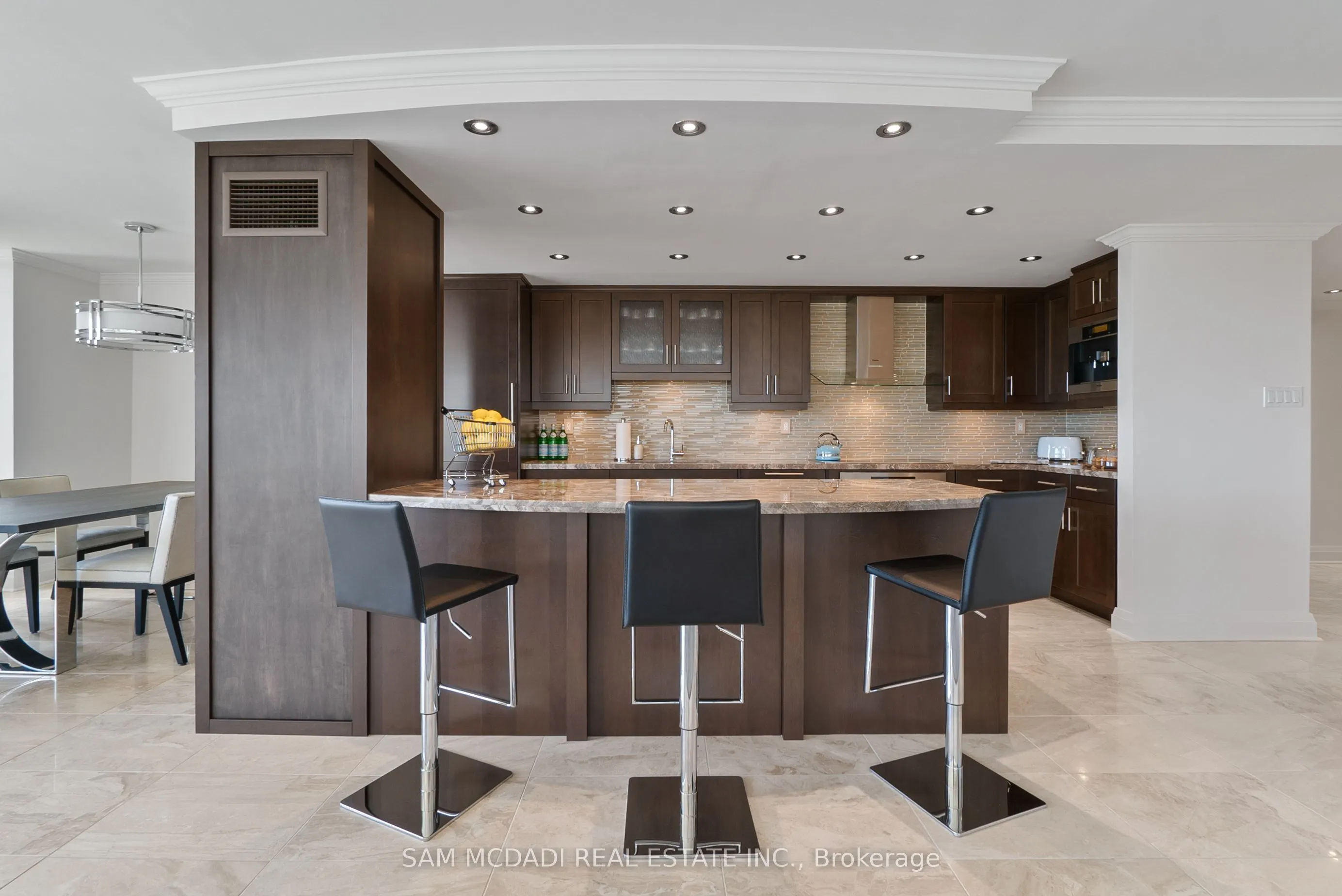 2045 Lakeshore Boulevard W, #2212