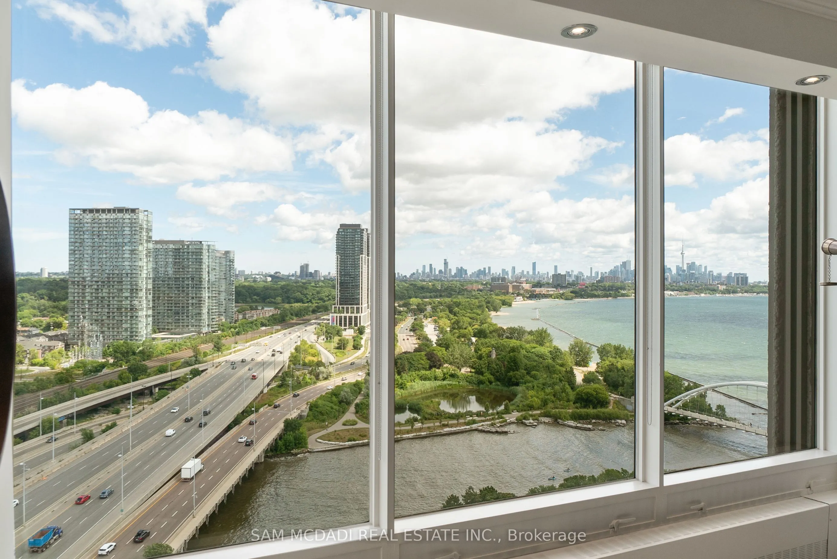 2045 Lakeshore Boulevard W, #2212