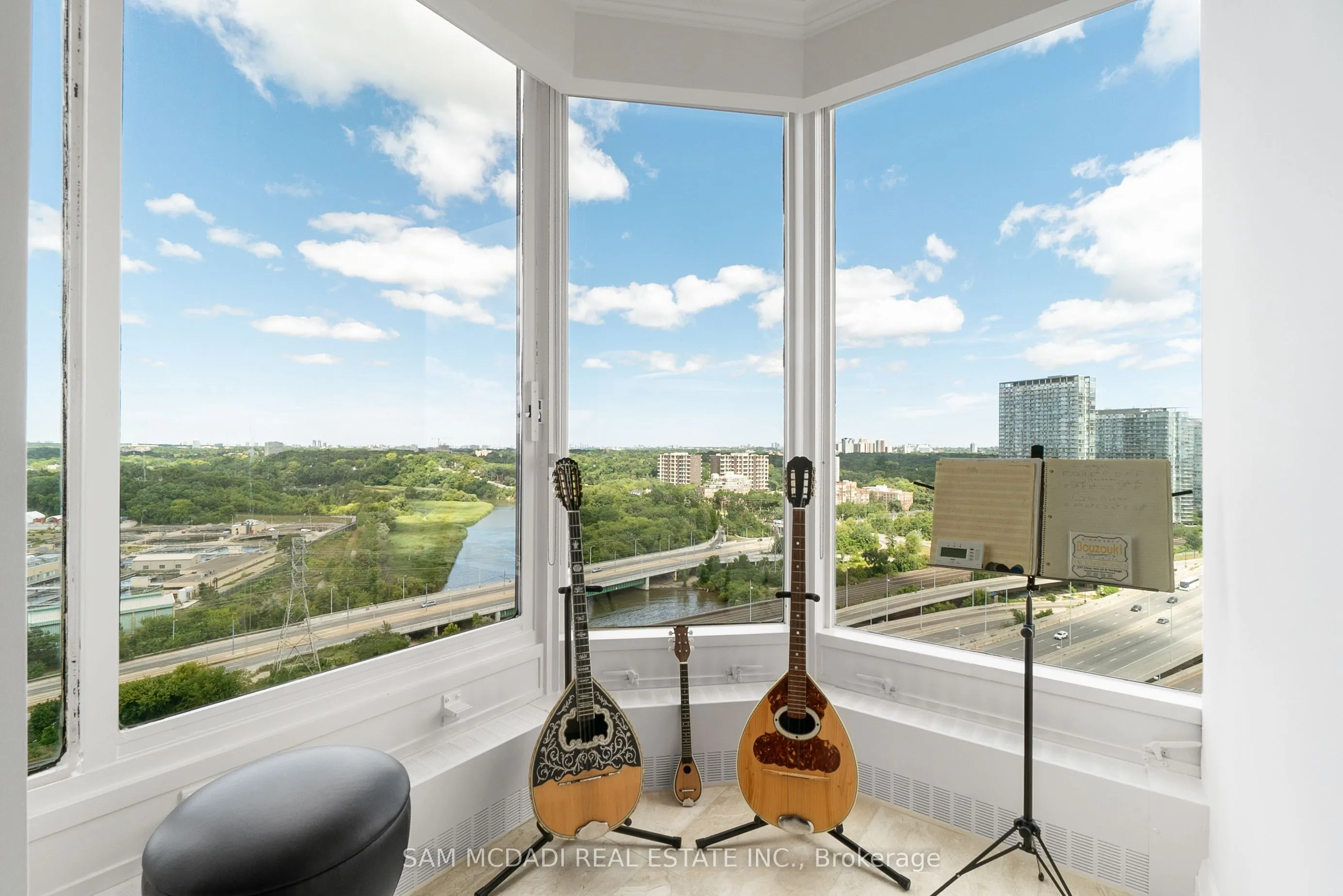 2045 Lakeshore Boulevard W, #2212