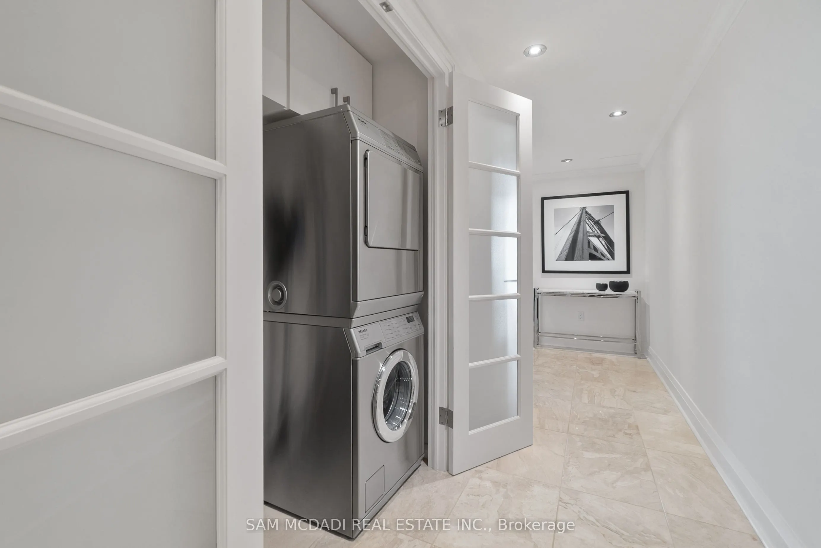 2045 Lakeshore Boulevard W, #2212
