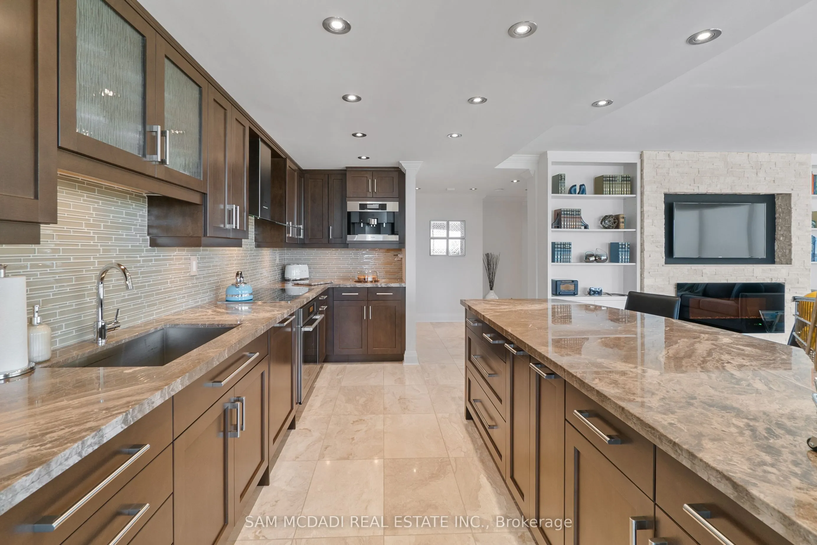2045 Lakeshore Boulevard W, #2212