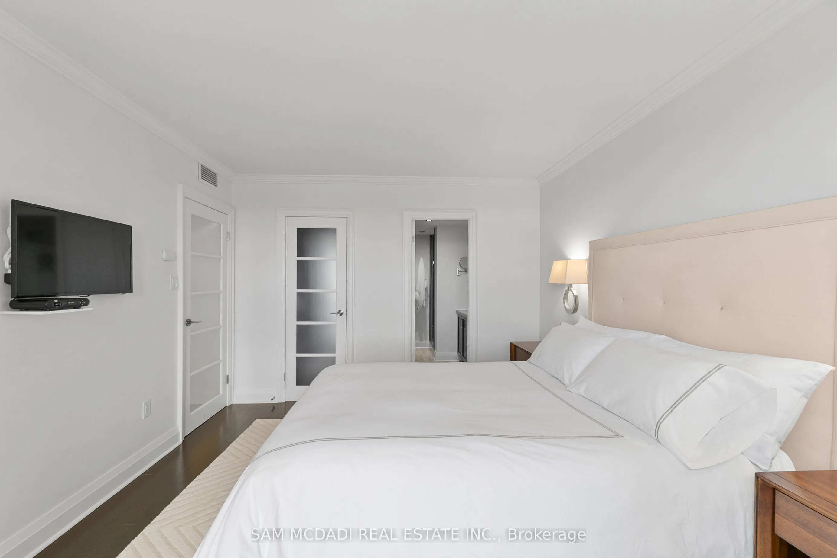 2045 Lakeshore Boulevard W, #2212