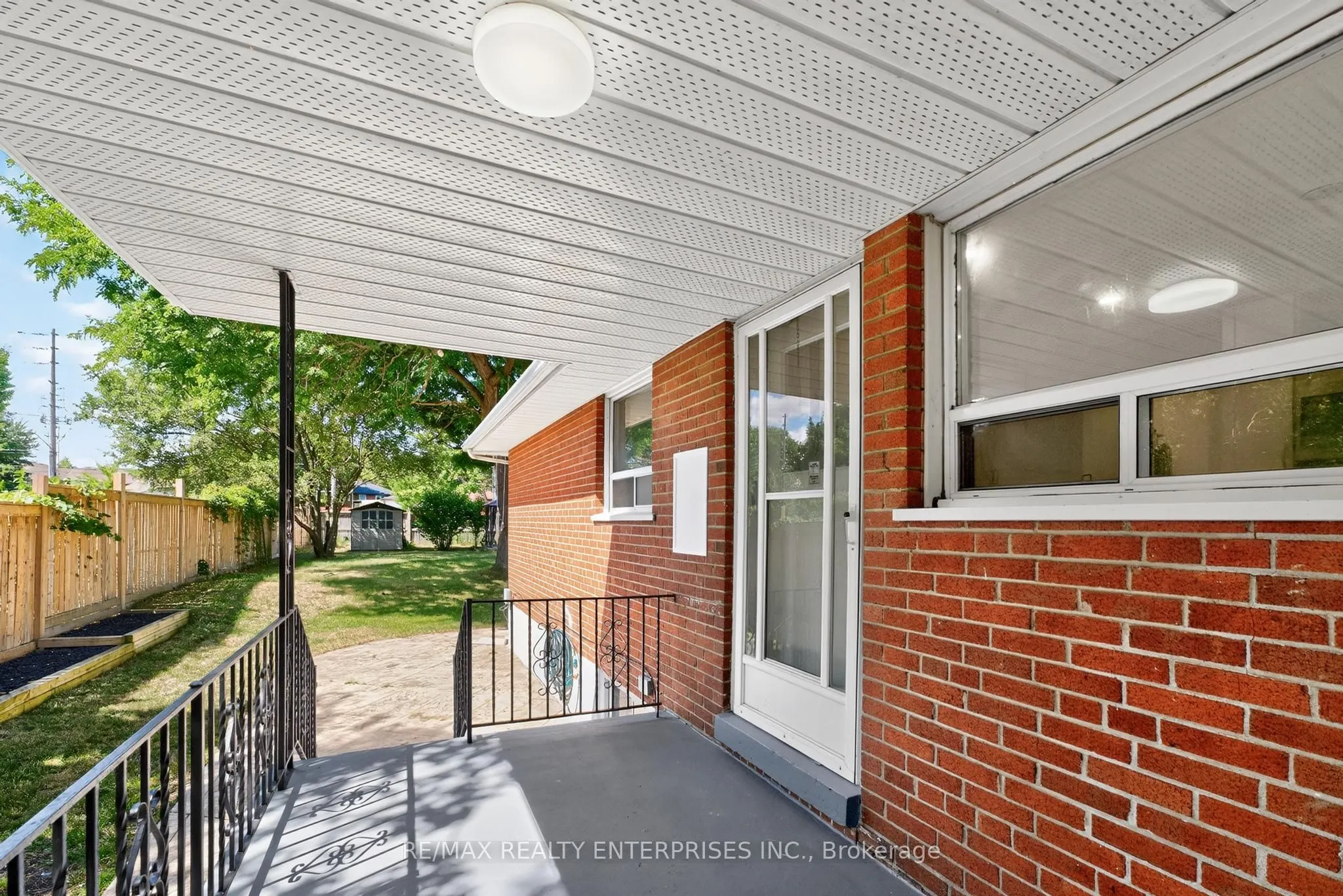 16 Warbeck Place