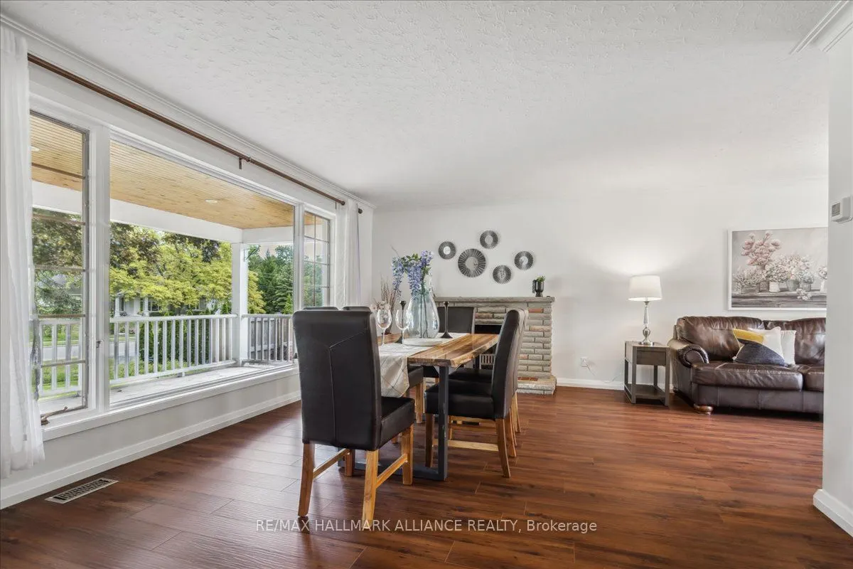 222 Alscot Crescent