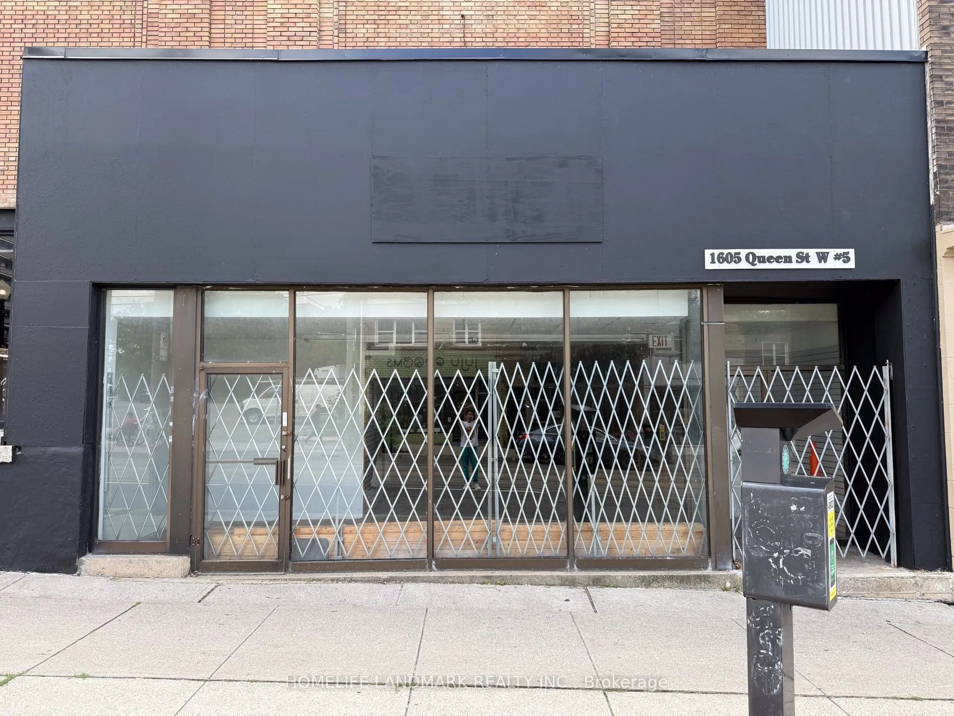 1605 Queen Street W, #5