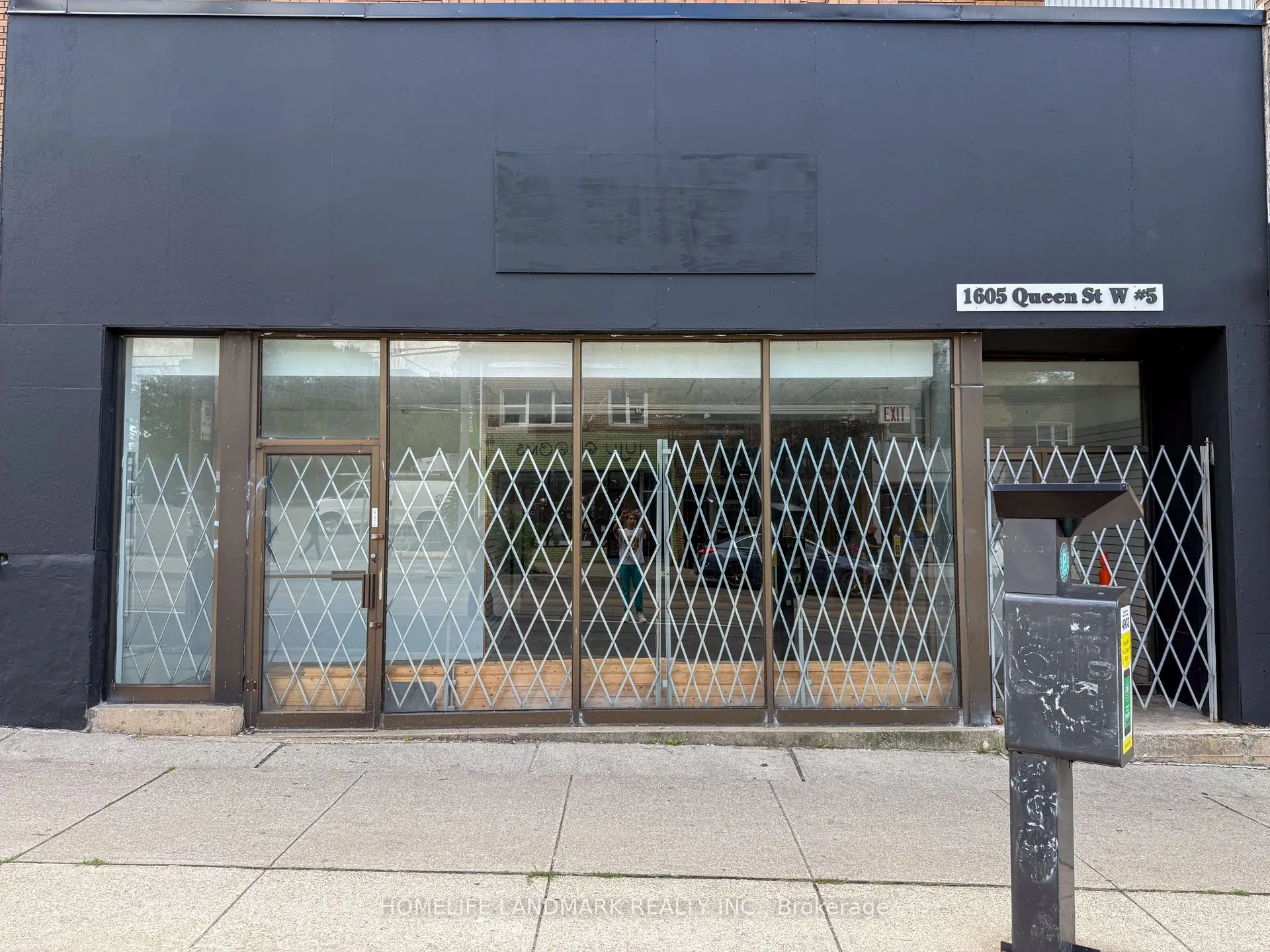 1605 Queen Street W, #5