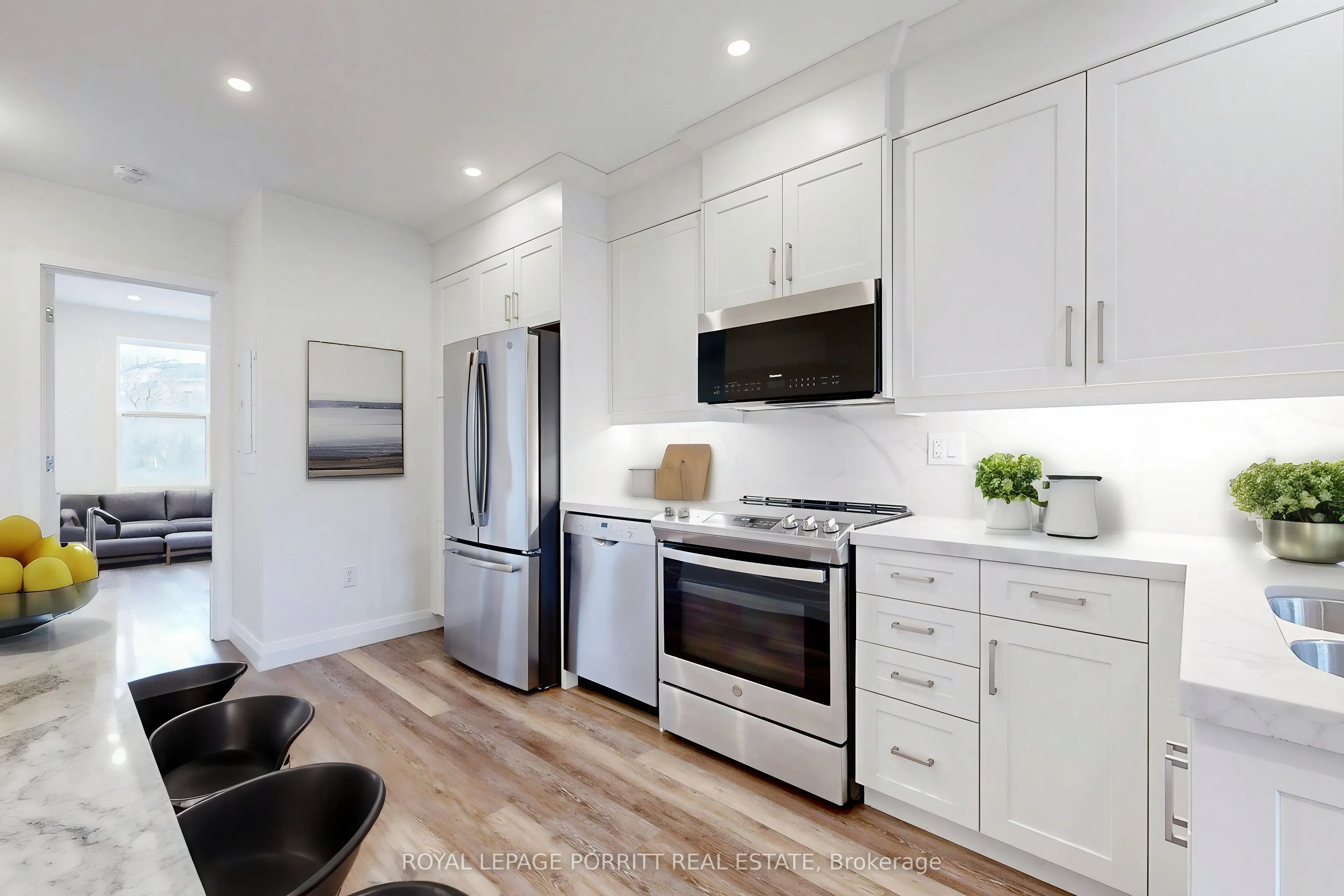 254 Armadale Avenue, ##4