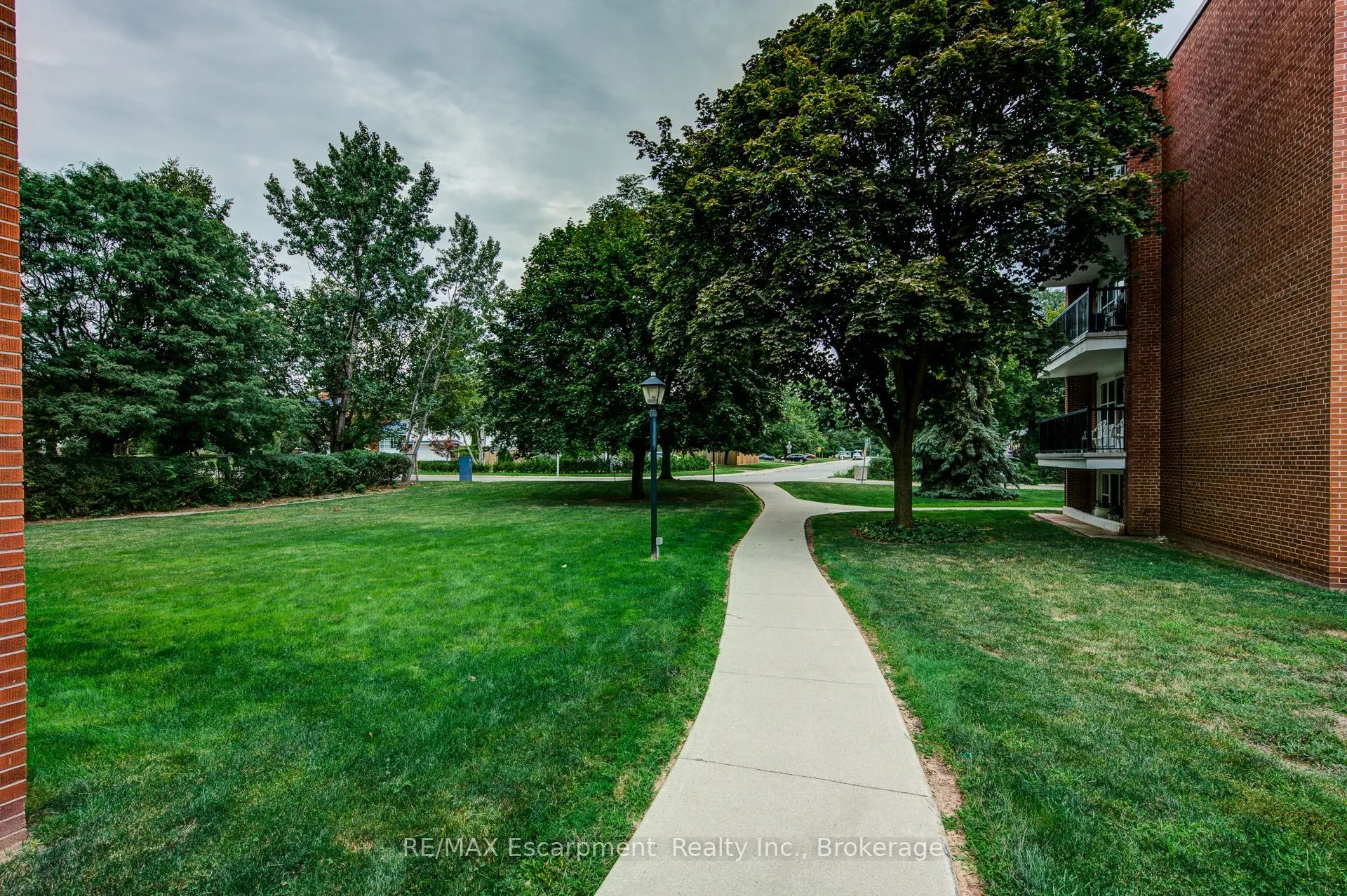 2052 Courtland Drive, #202