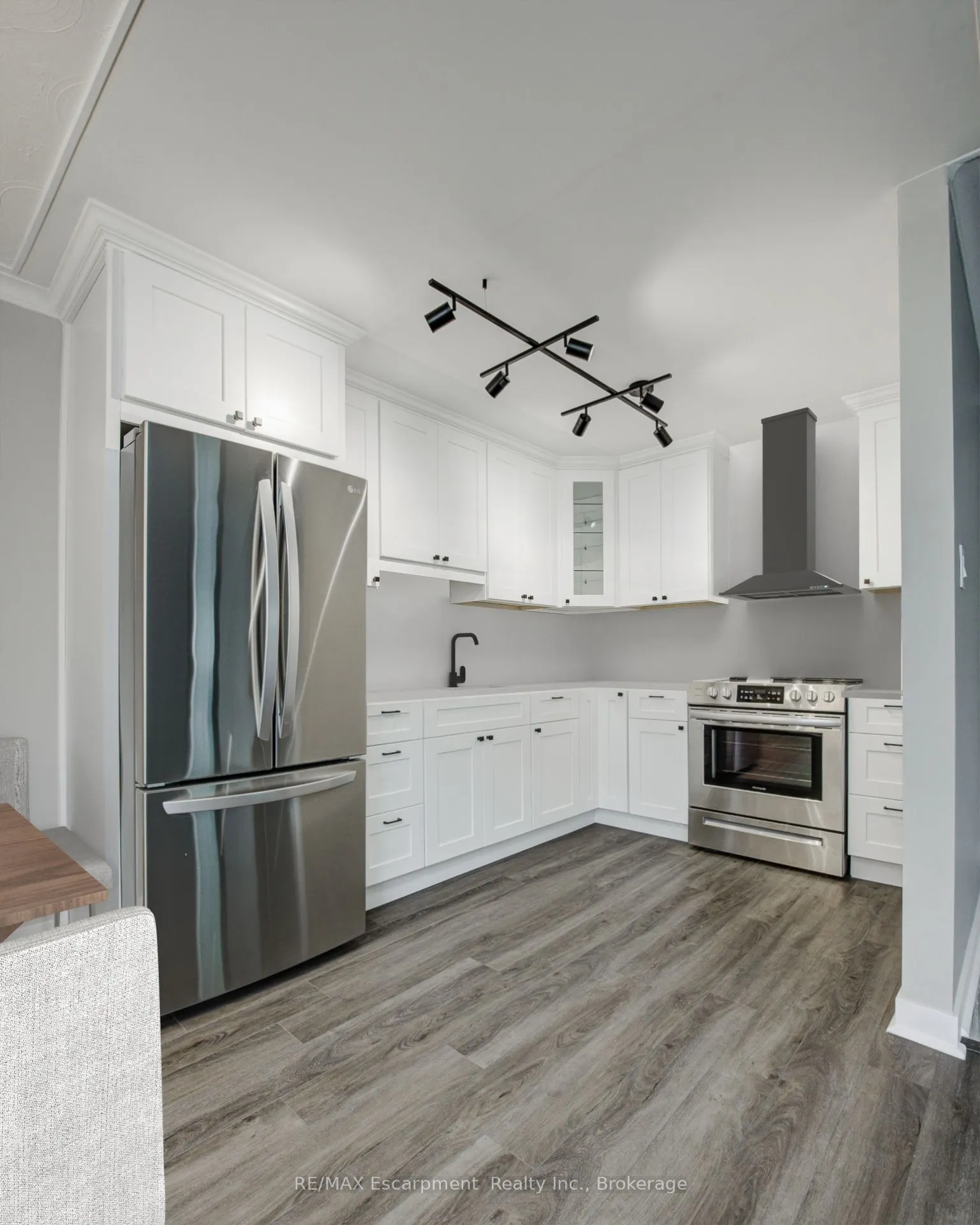 2052 Courtland Drive, #202
