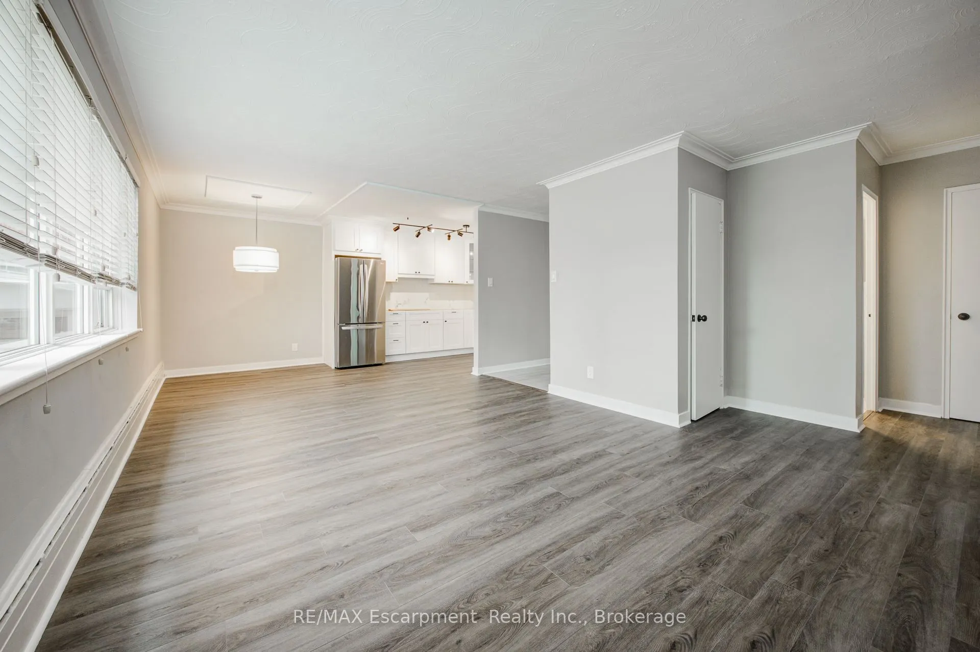 2052 Courtland Drive, #202