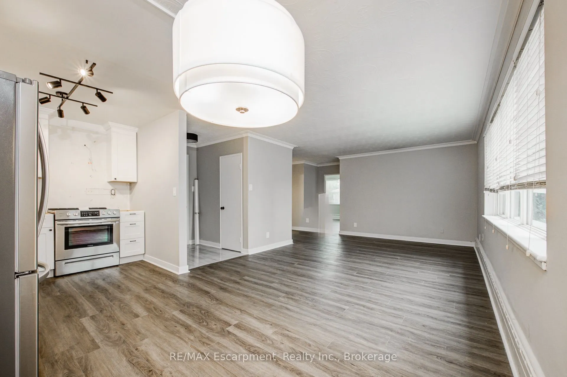 2052 Courtland Drive, #202