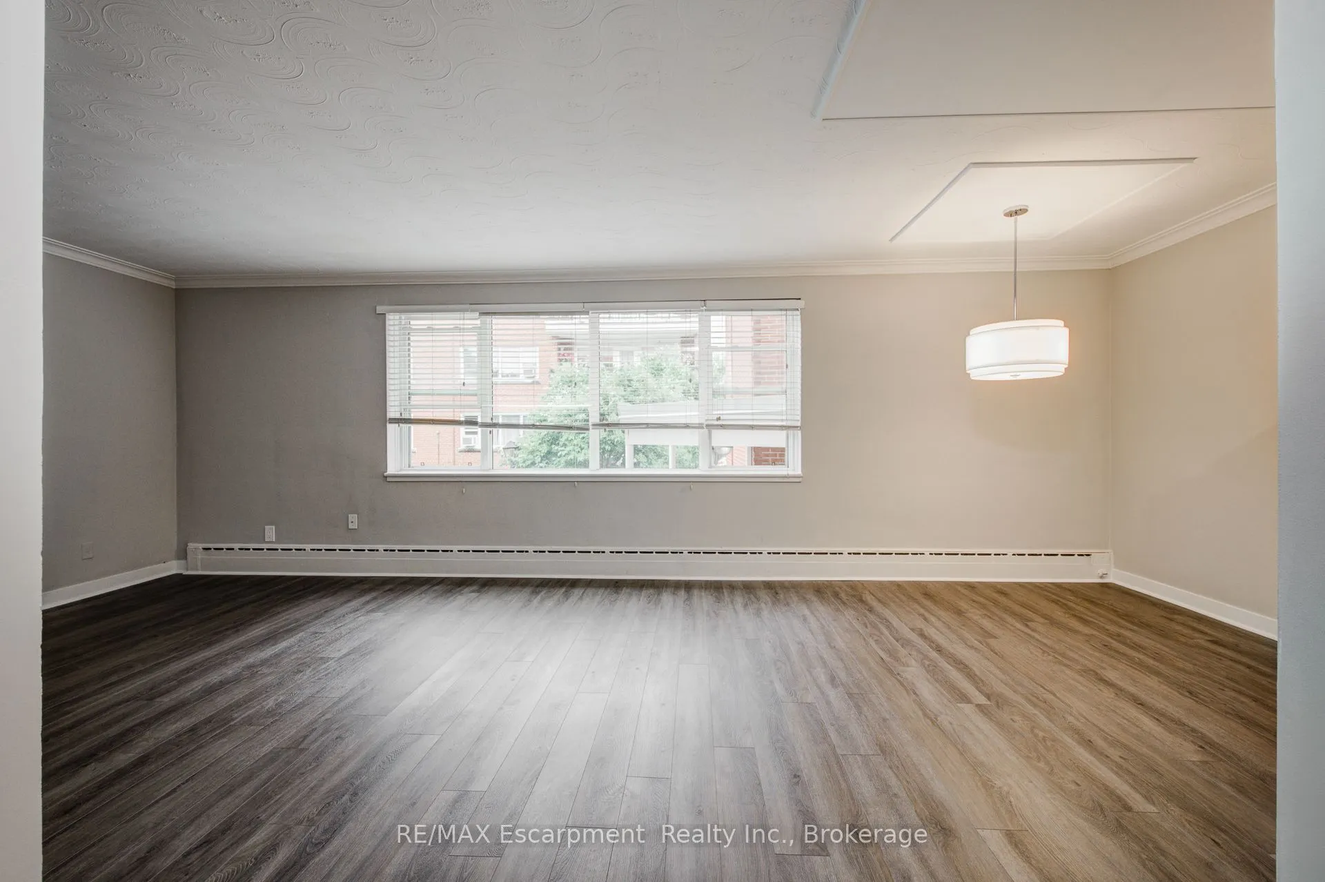 2052 Courtland Drive, #202