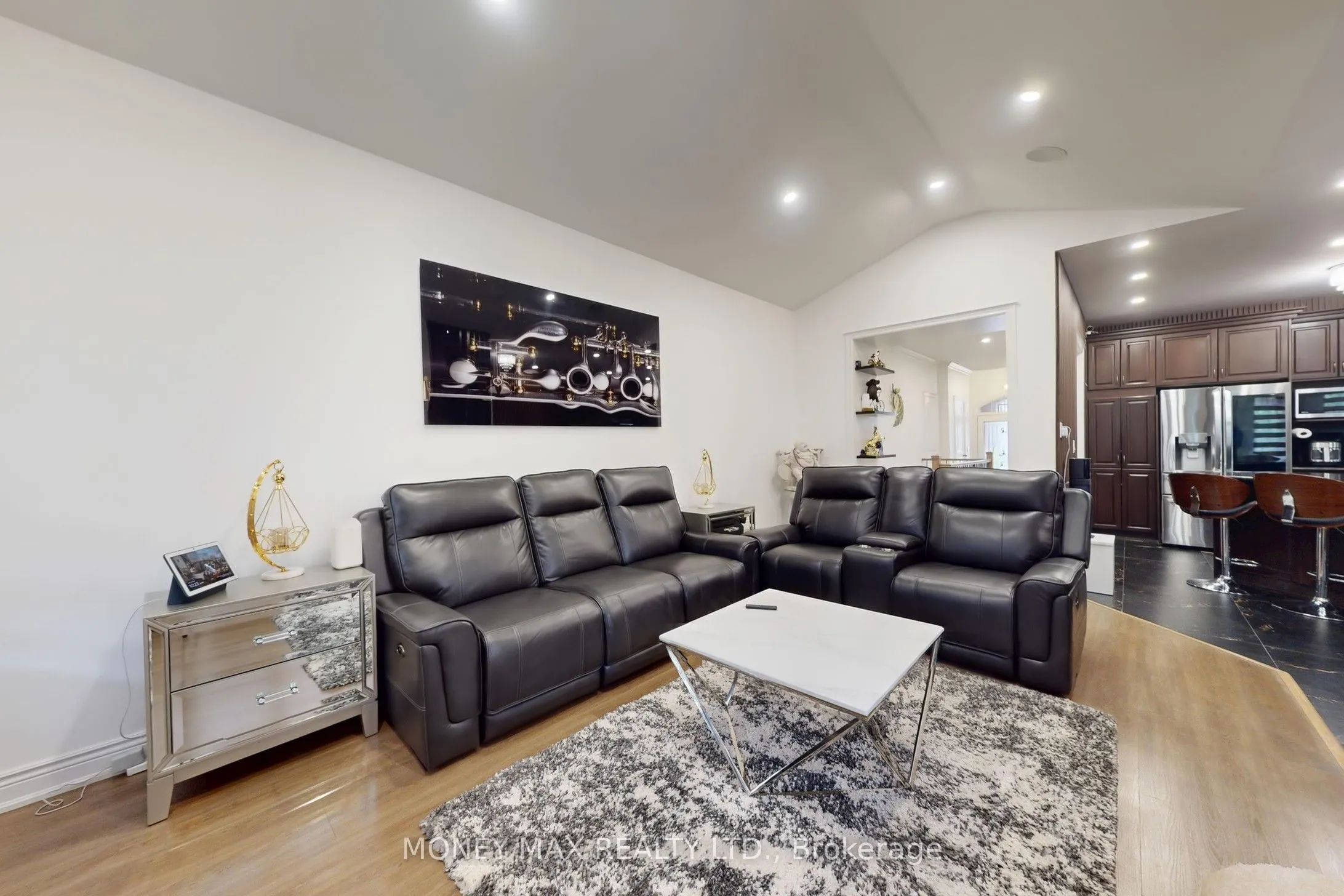 4 Pasadena Avenue