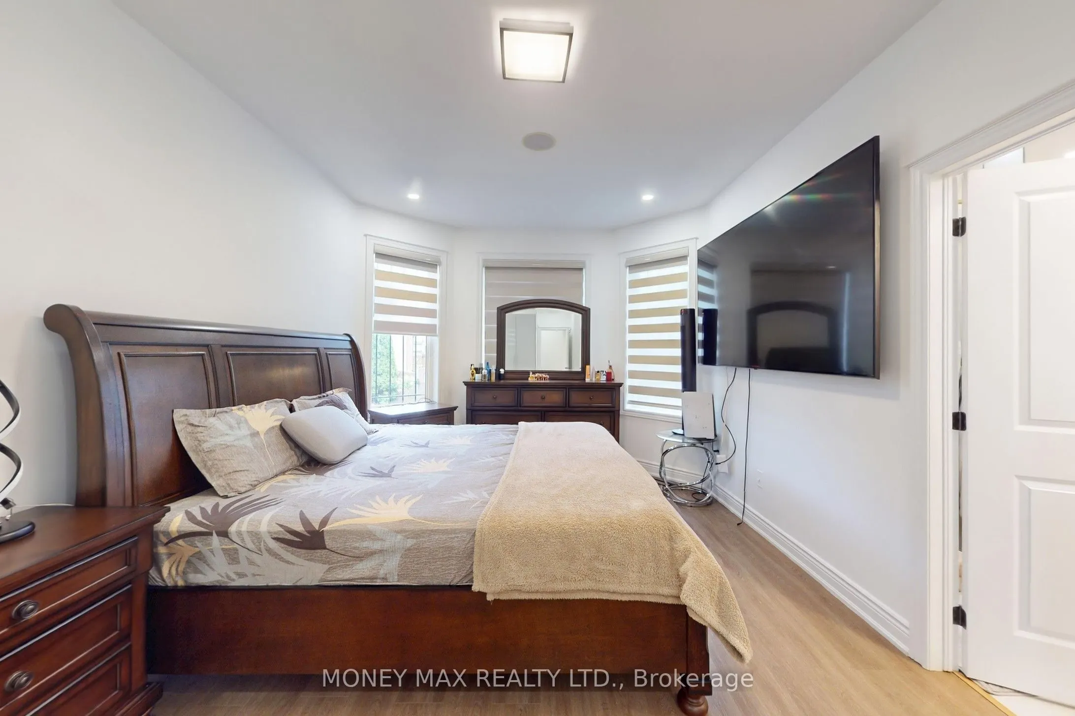 4 Pasadena Avenue