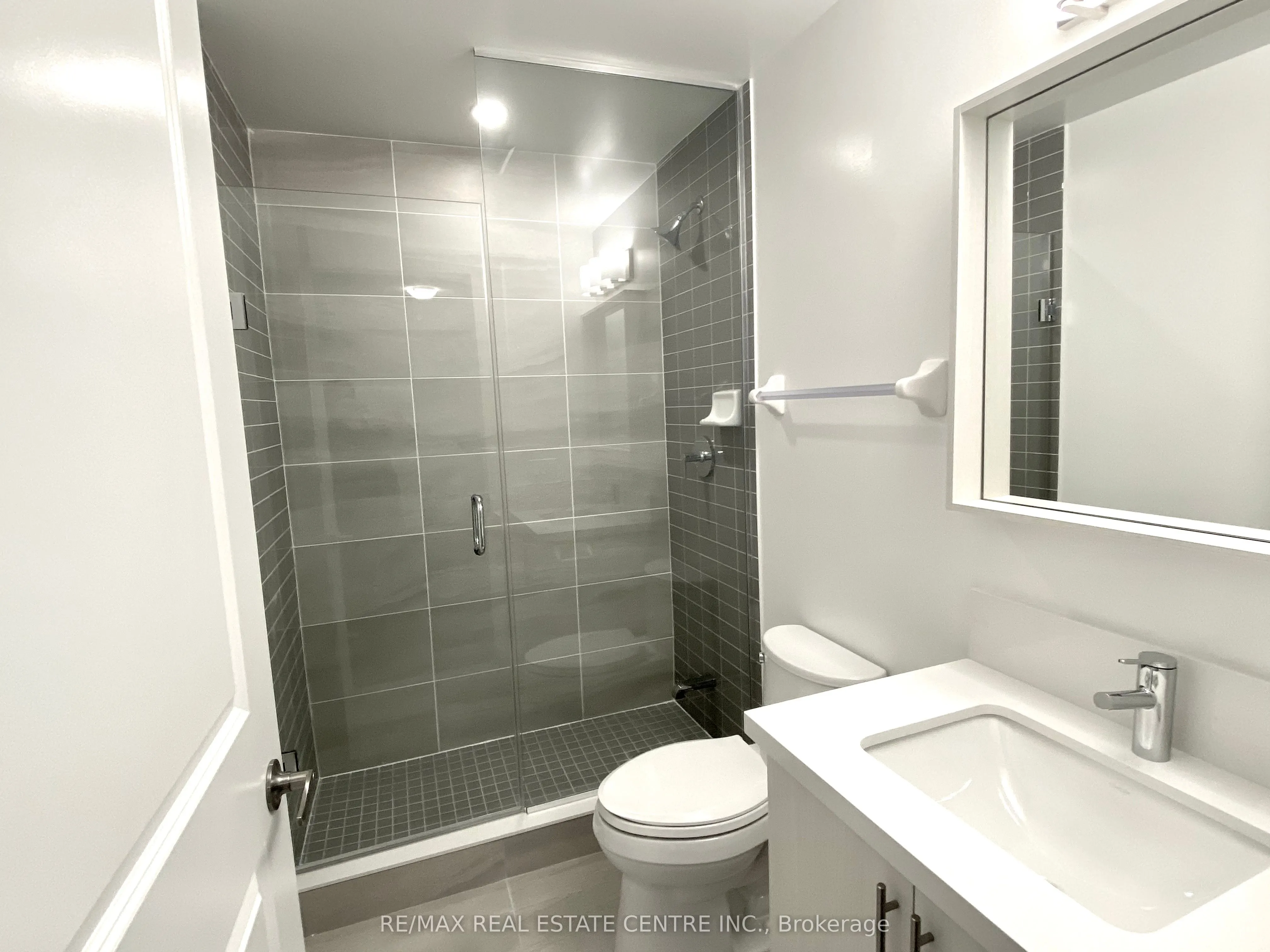 4699 Glen Erin Drive, #208