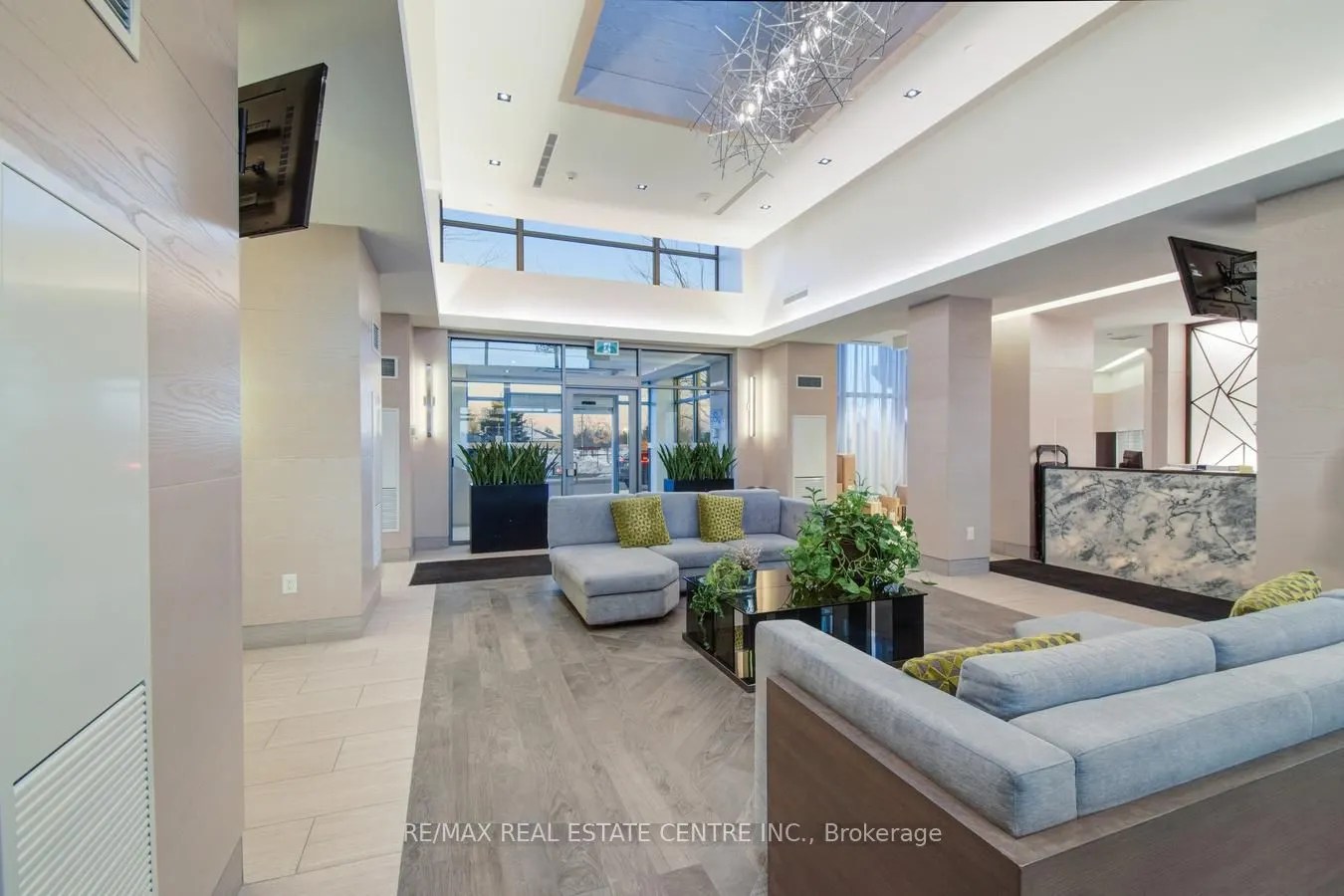 4699 Glen Erin Drive, #208