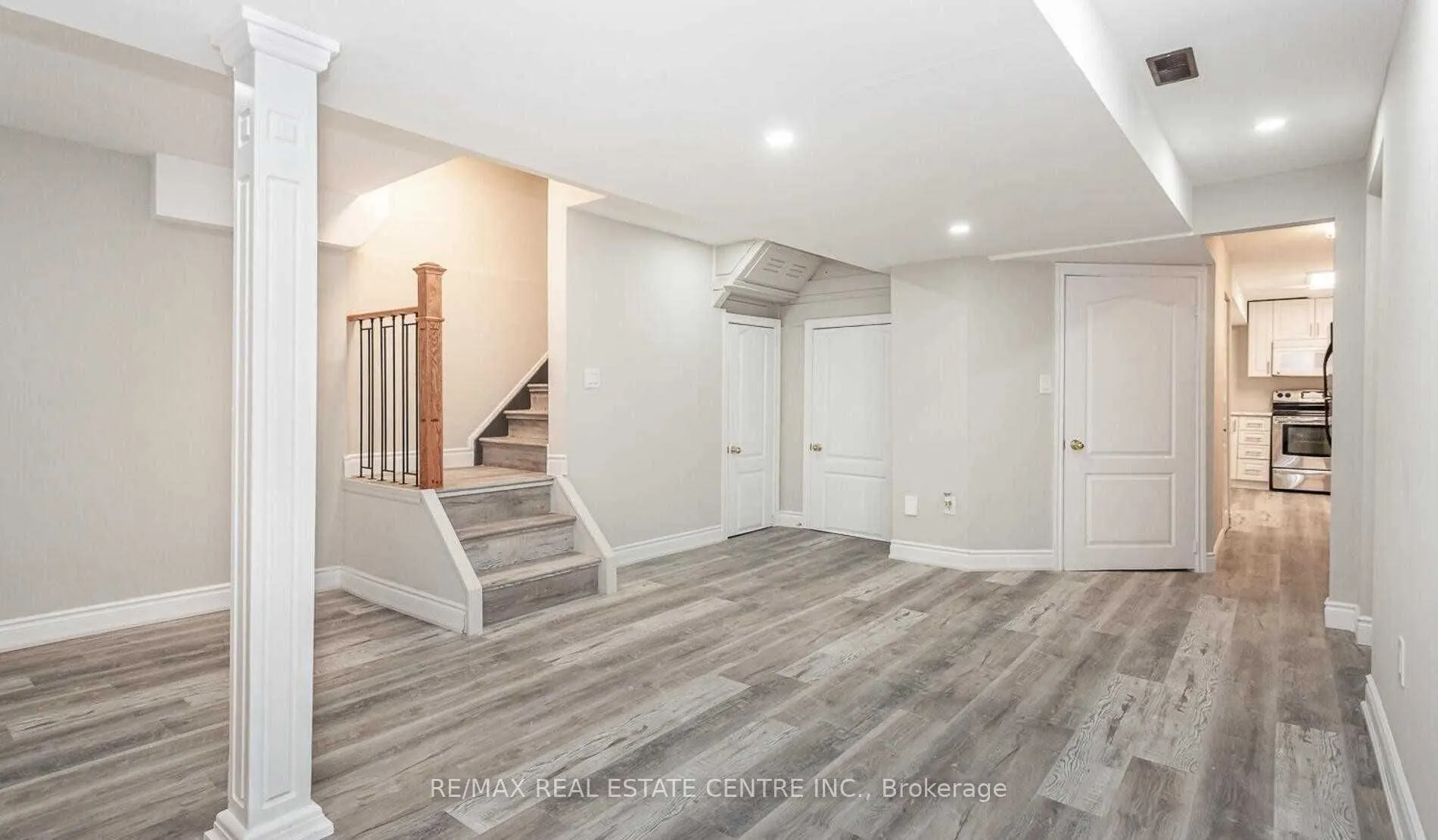 3910 Coachman Circle
