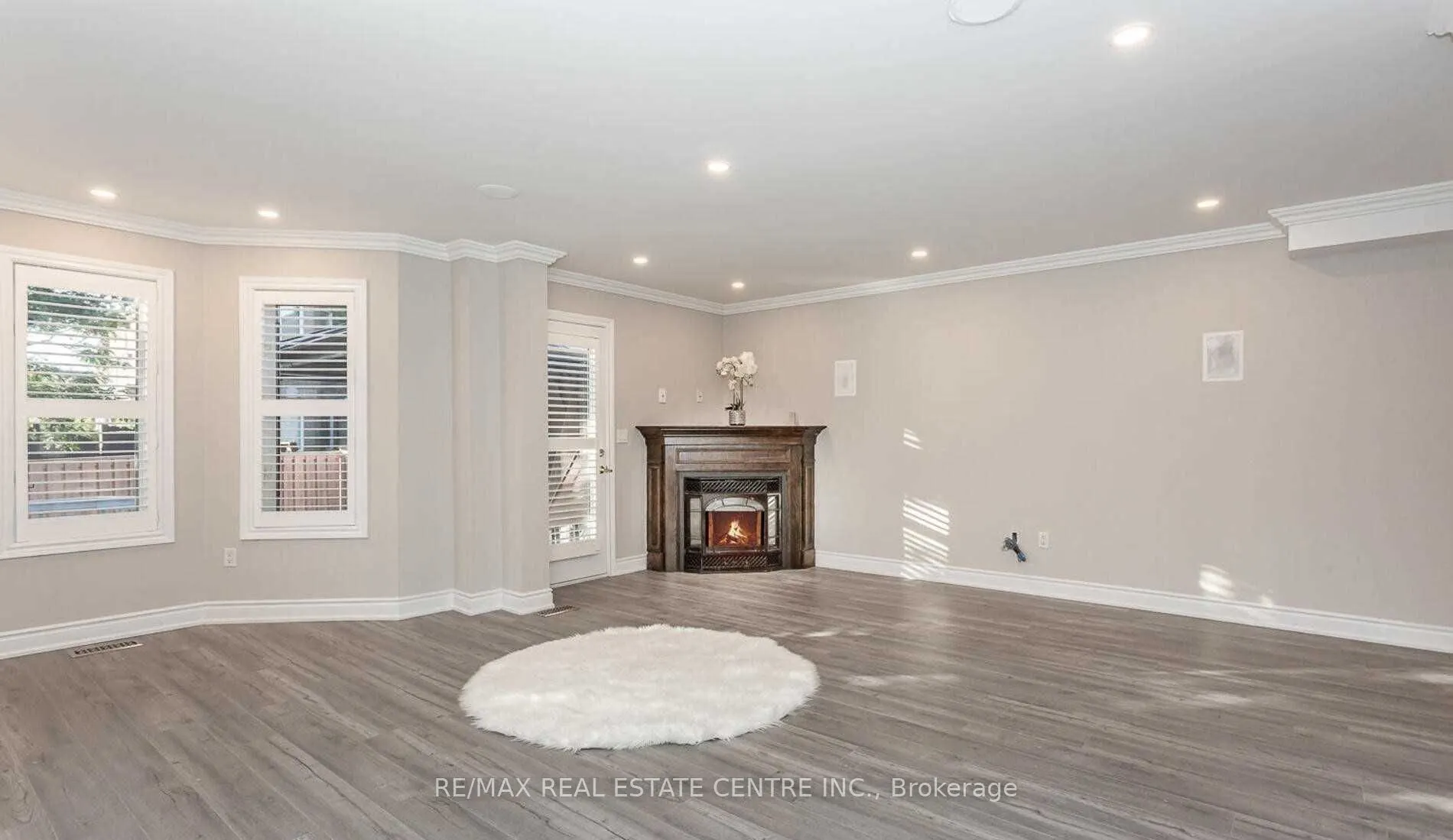 3910 Coachman Circle